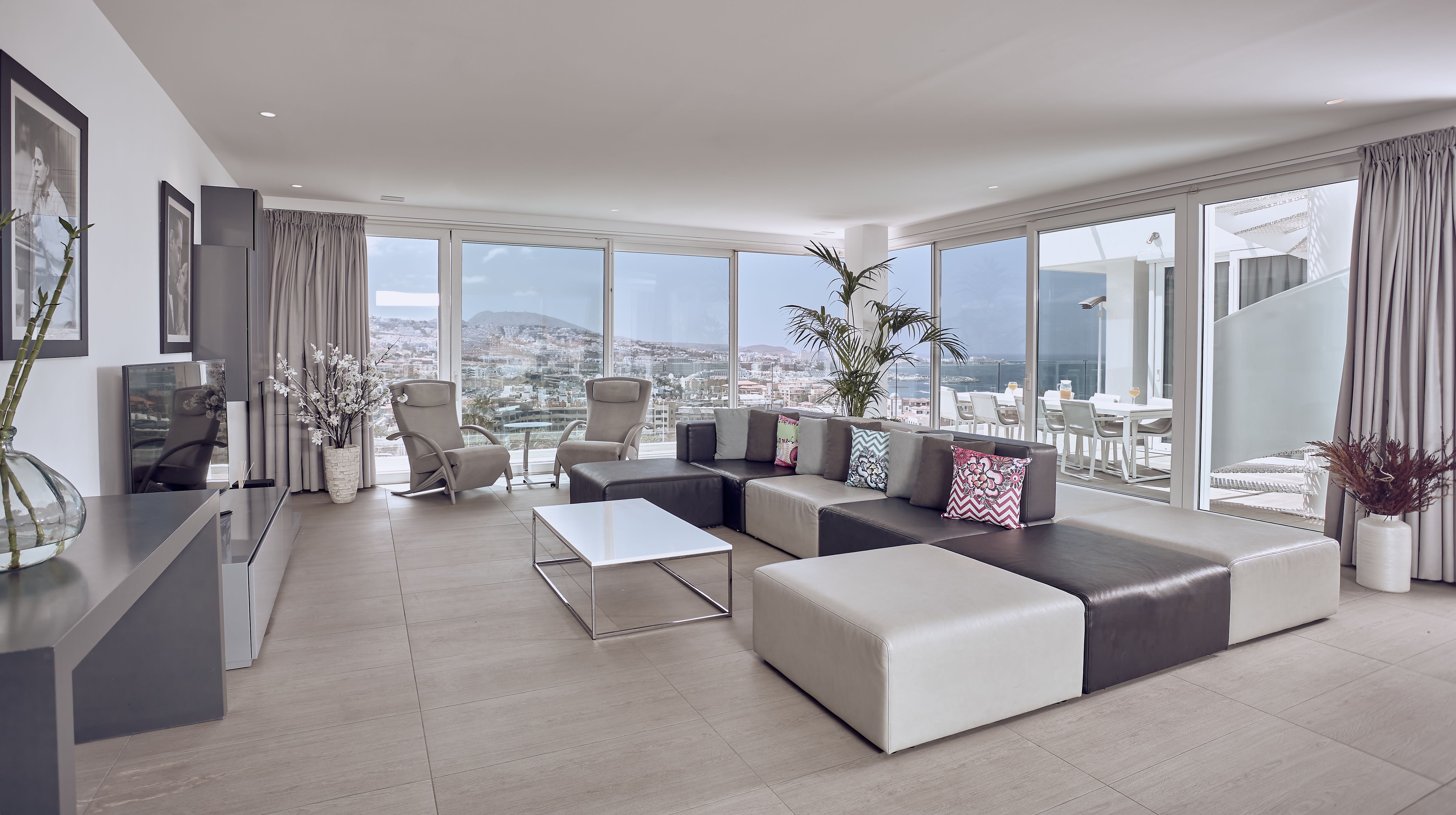 3 BEDROOM PENTHOUSE EXTRA LARGE ROOM, WITH PRIVATE POOL, JACUZZI, LATERAL SEA VIEW AND TERRACE (INFINITY INDULGENCE)