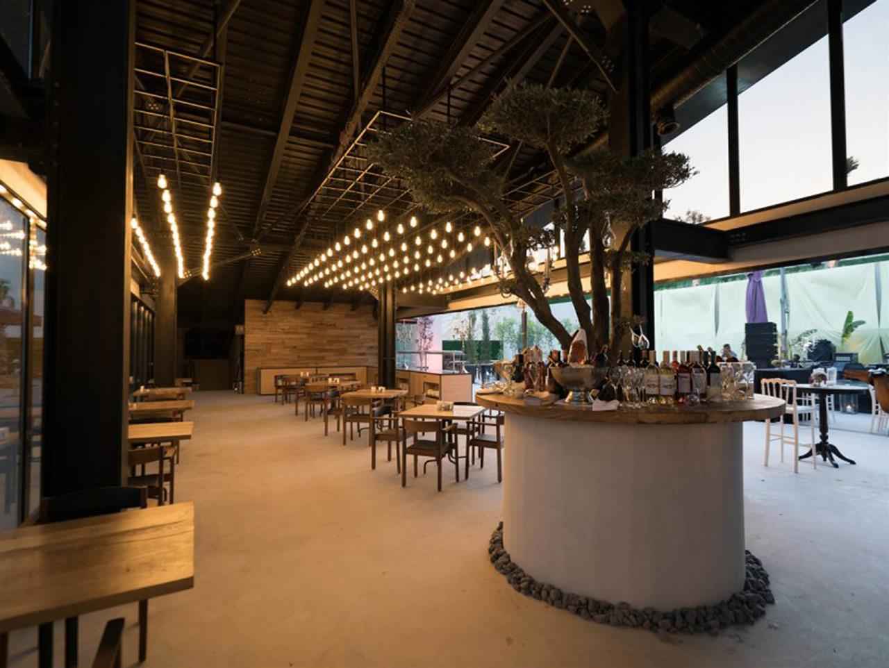 MAIN RESTAURANT