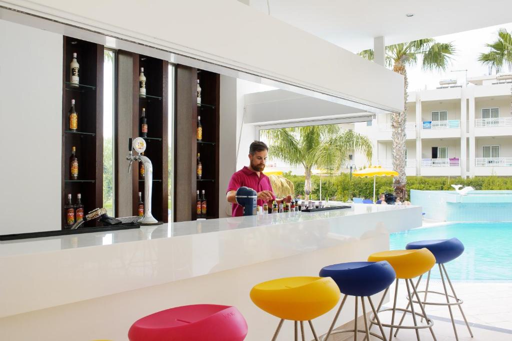 Main Bar