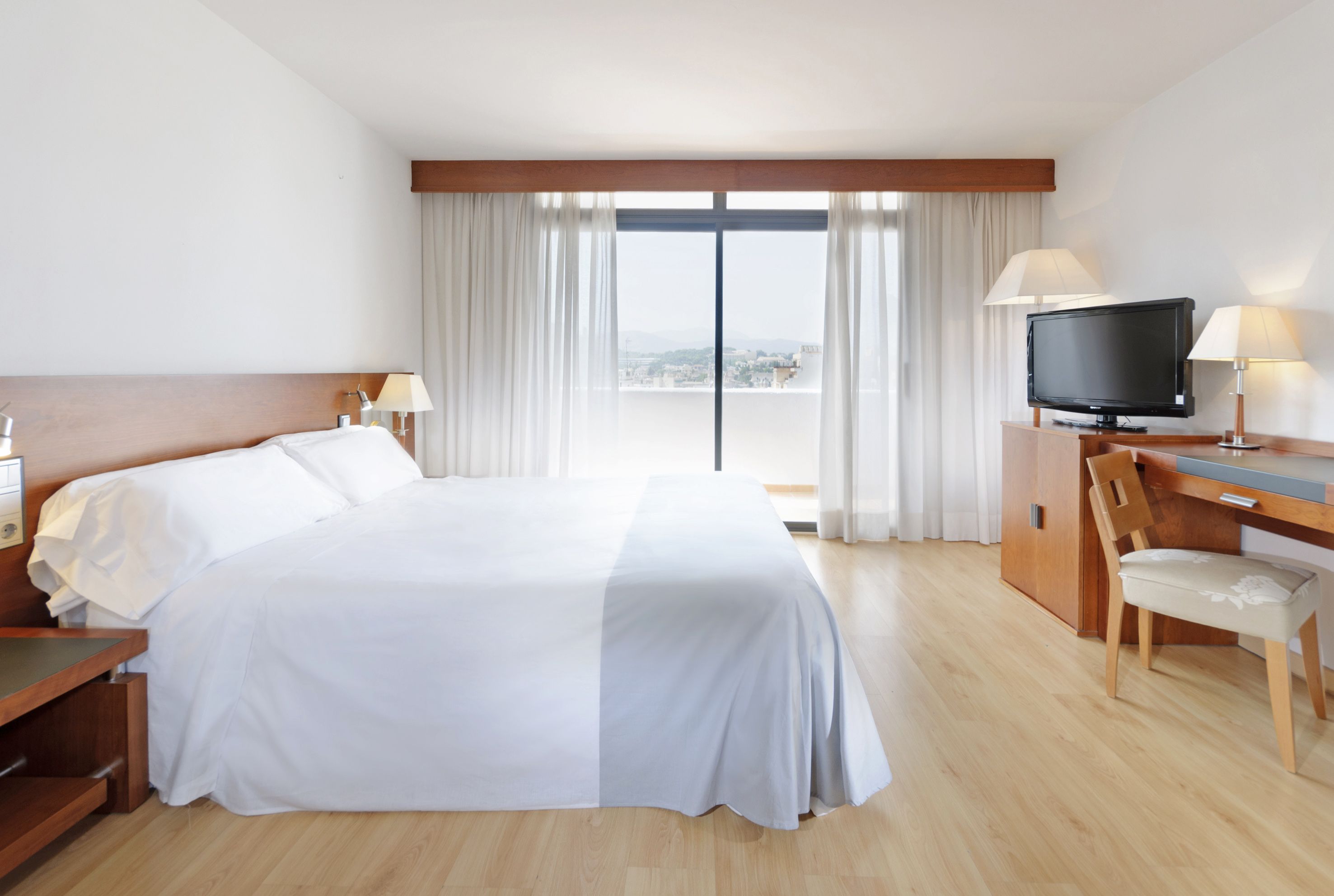 DOUBLE ROOM