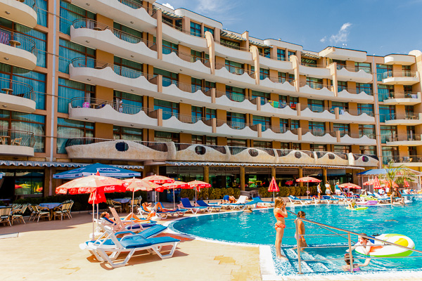 Sunny Beach, Hotel Grenada, piscina exterioara.jpg