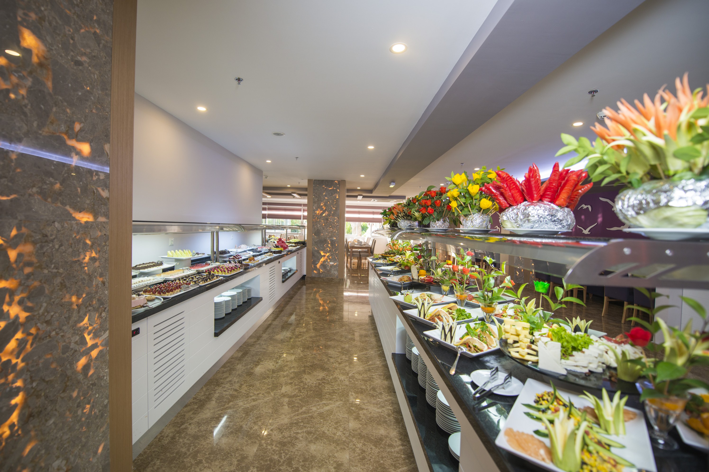 MAIN RESTAURANT