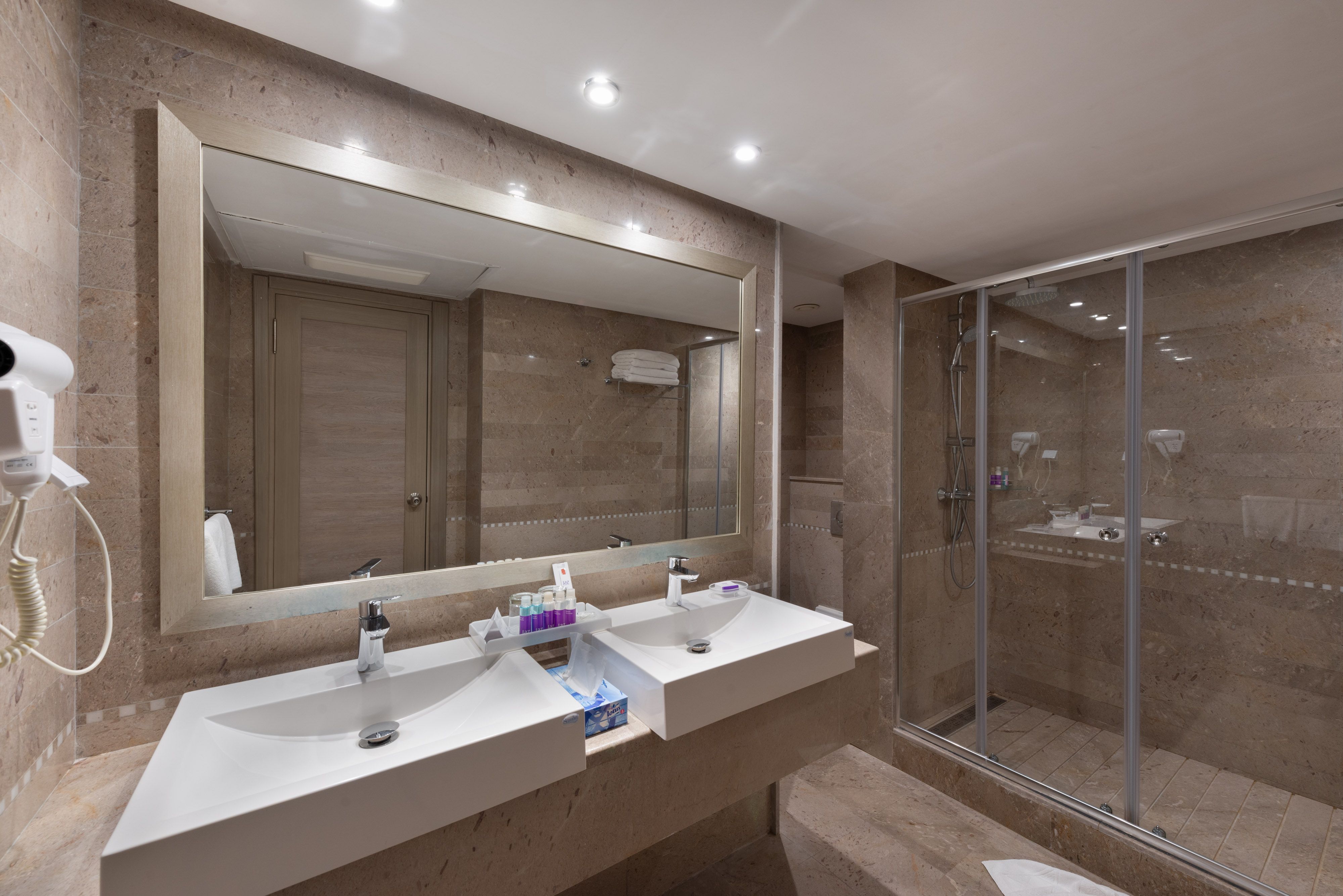 Senior Prestige Suite