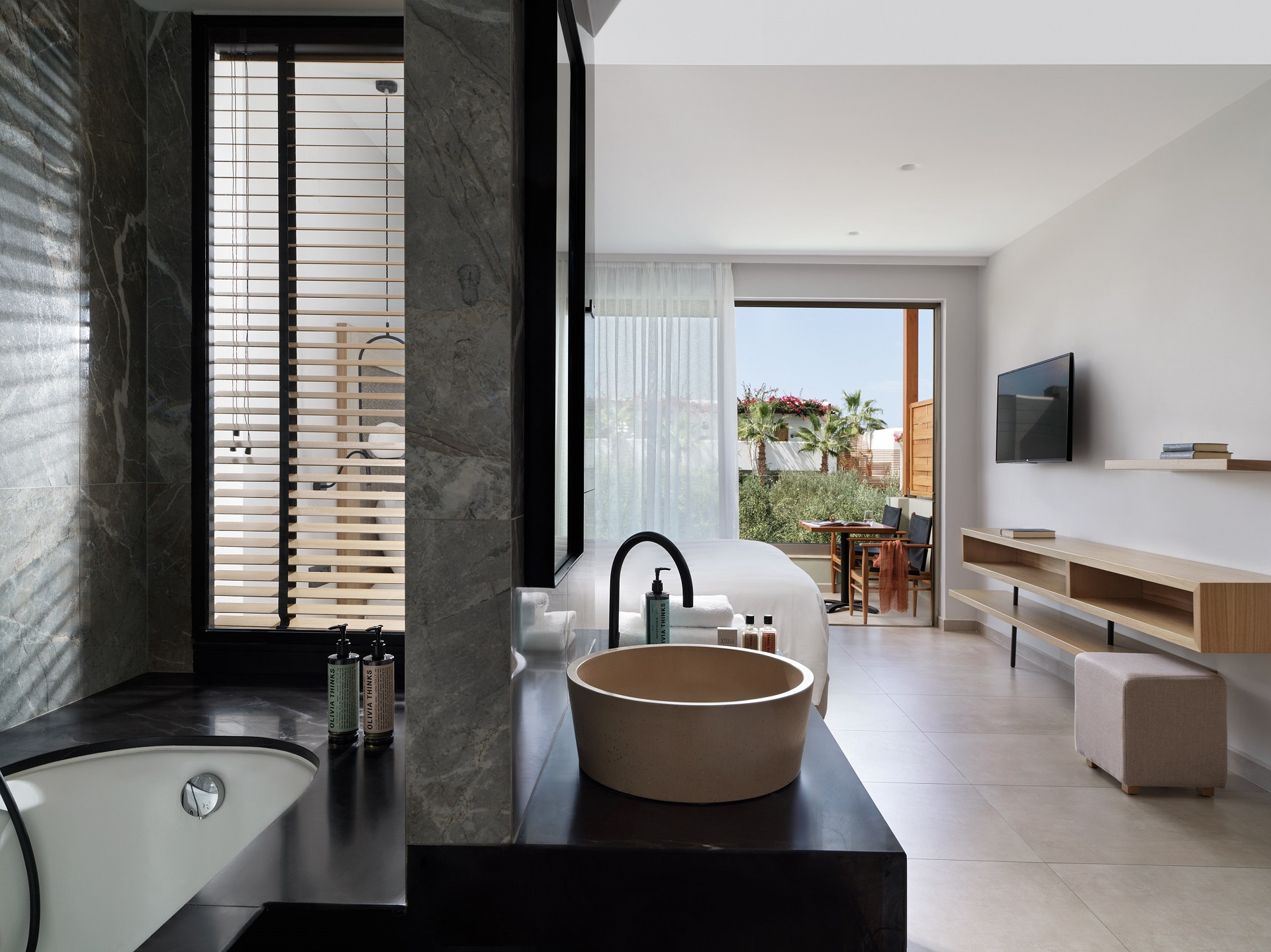 DOUBLE ROOM WITH HOT TUB