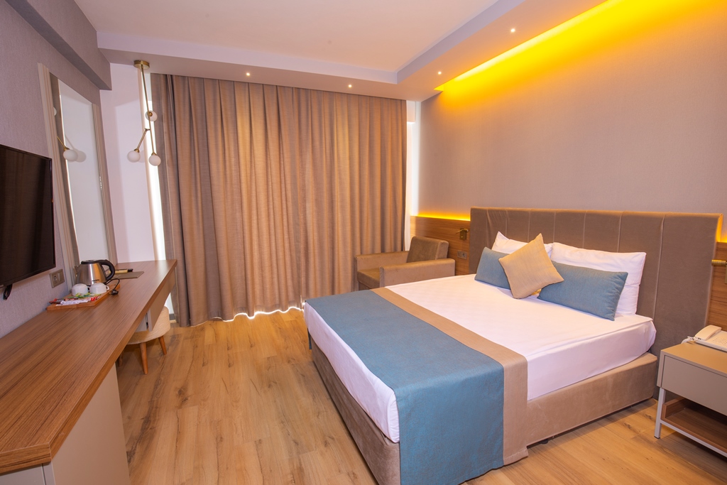 SUPERIOR ROOM 