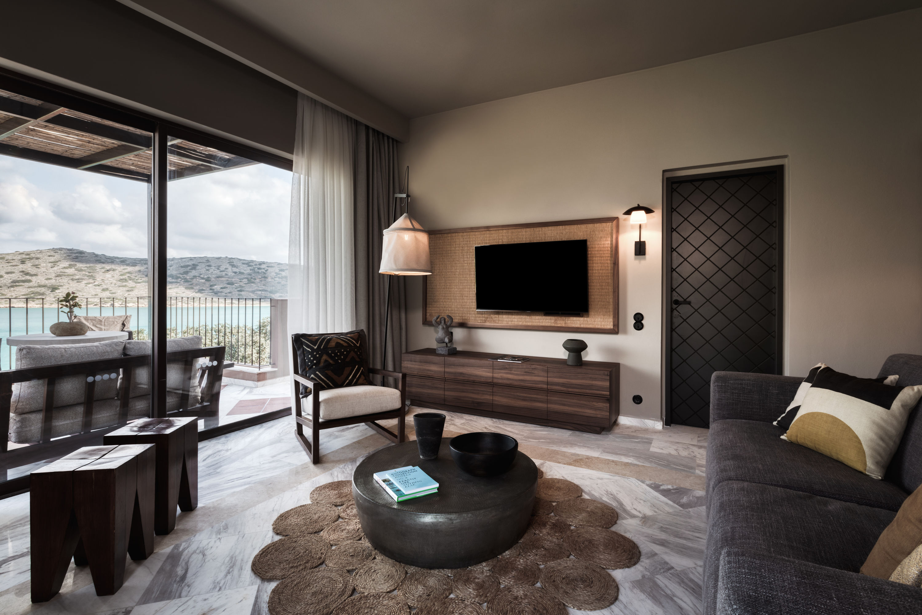 Luxury Family 2 Bdr Suite SV with Outdoor Jacuzzi