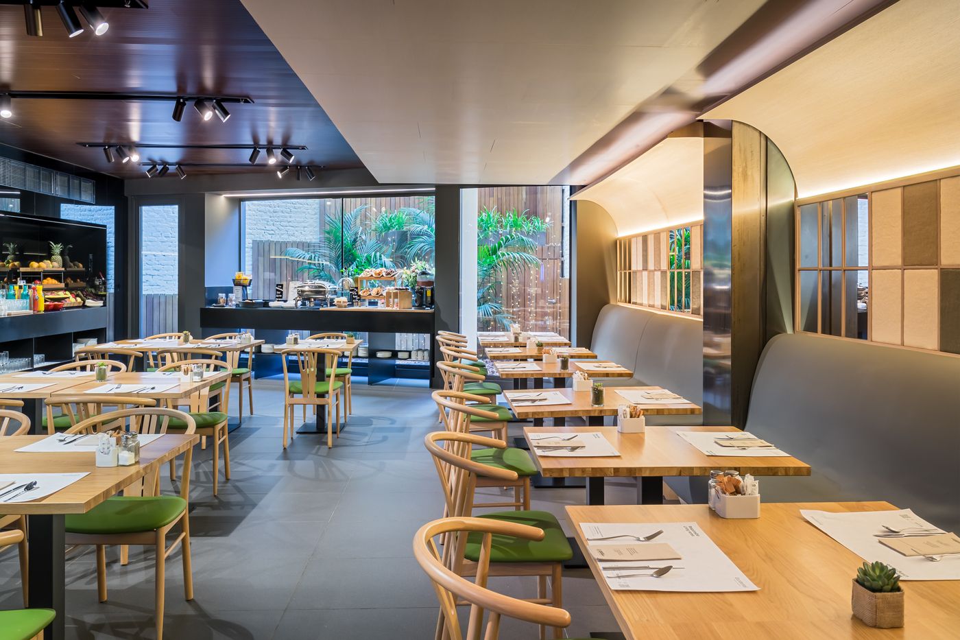 MAIN RESTAURANT