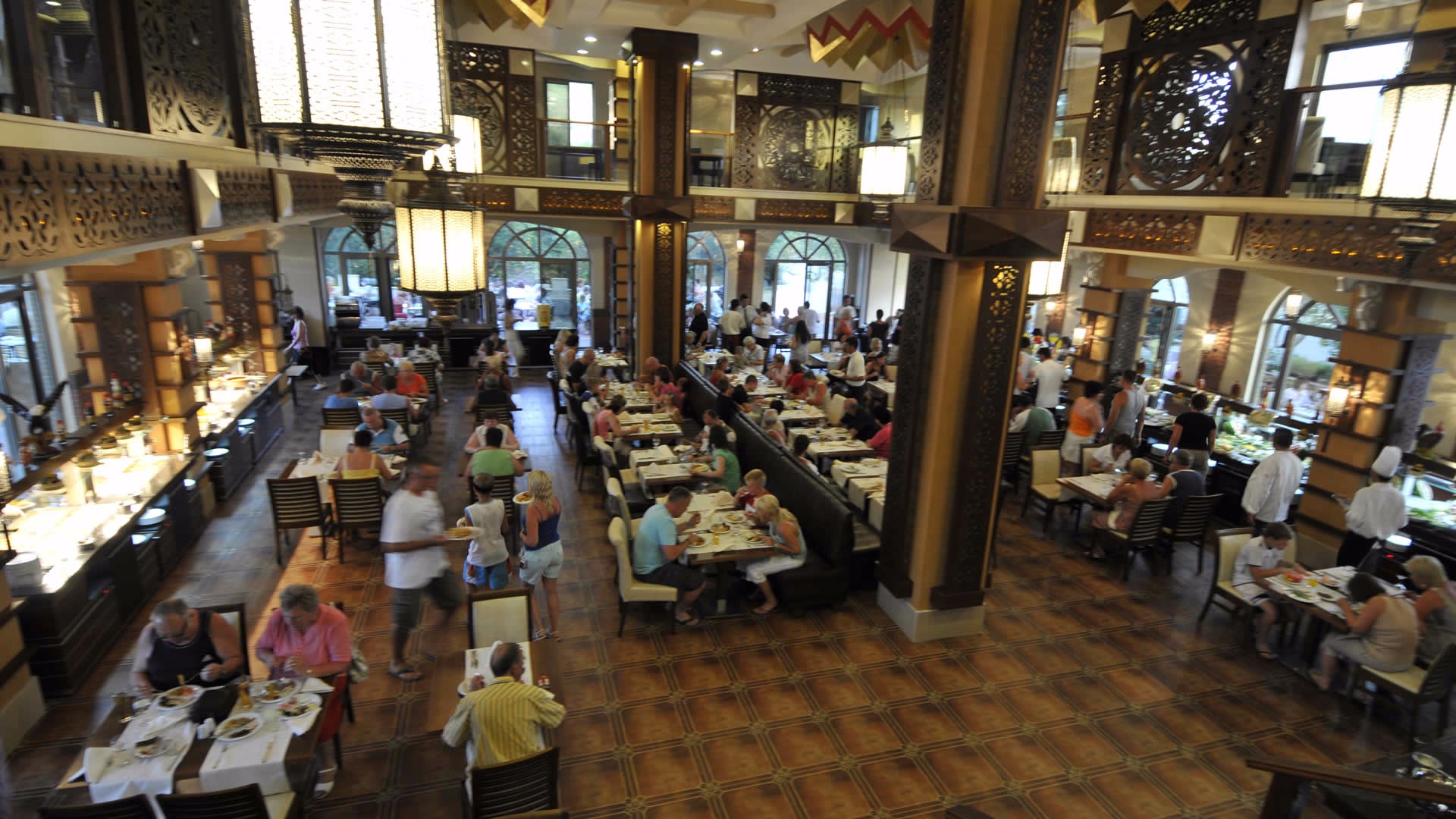 MAIN RESTAURANT