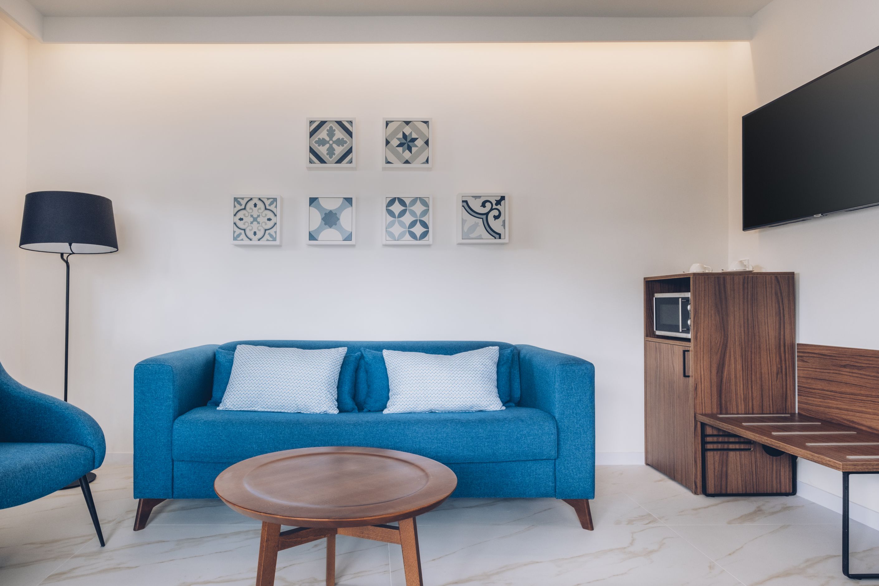 FAMILY ROOM B