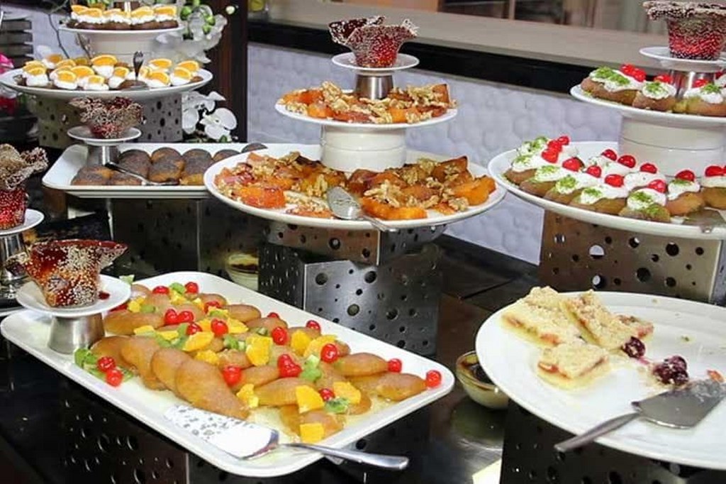 MAIN RESTAURANT