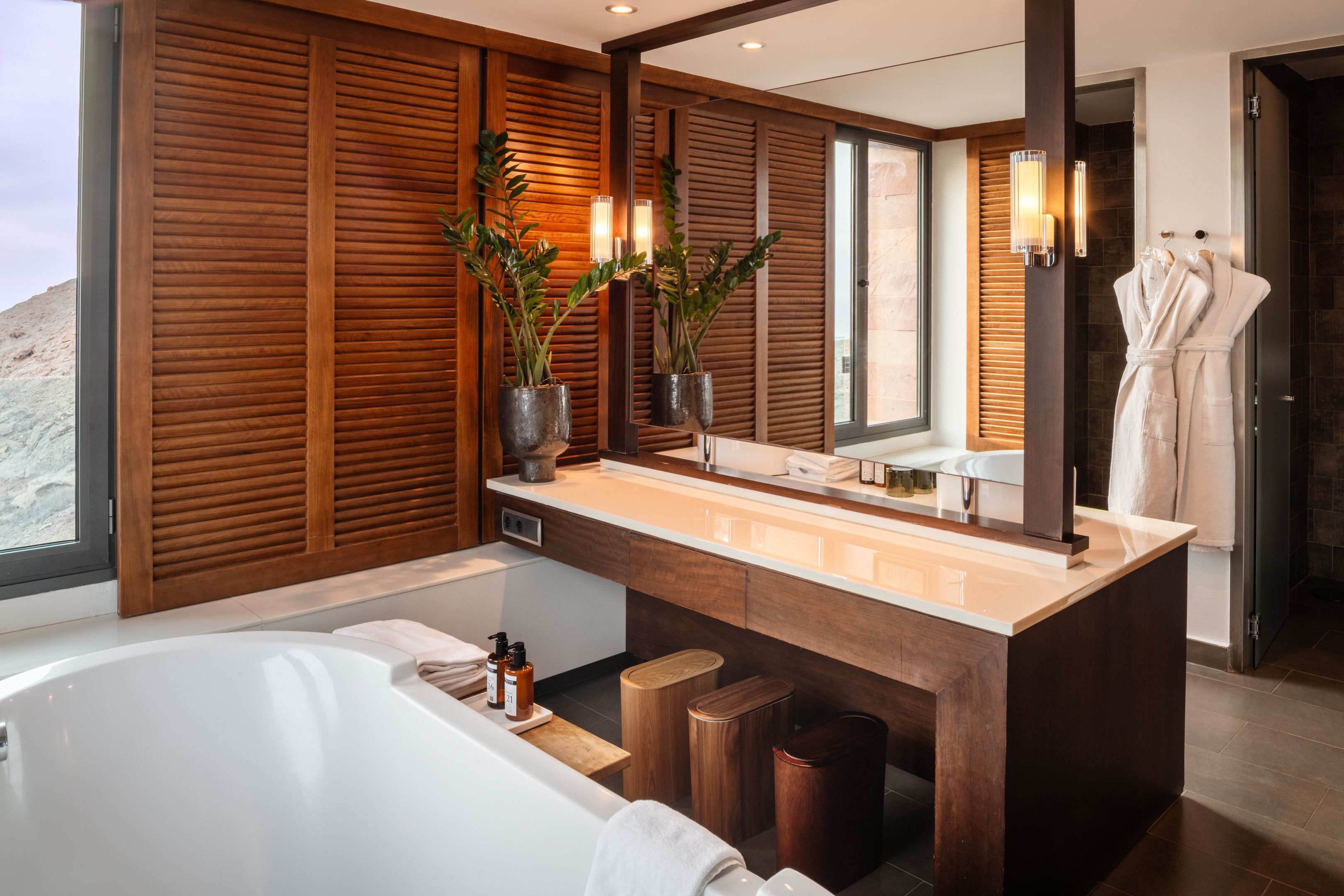 DELUXE SUITE WITH GOLF VIEW (BALCONY OR TERRACE)