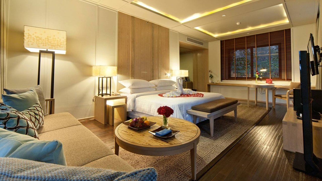 Club Suite With Plunge Pool