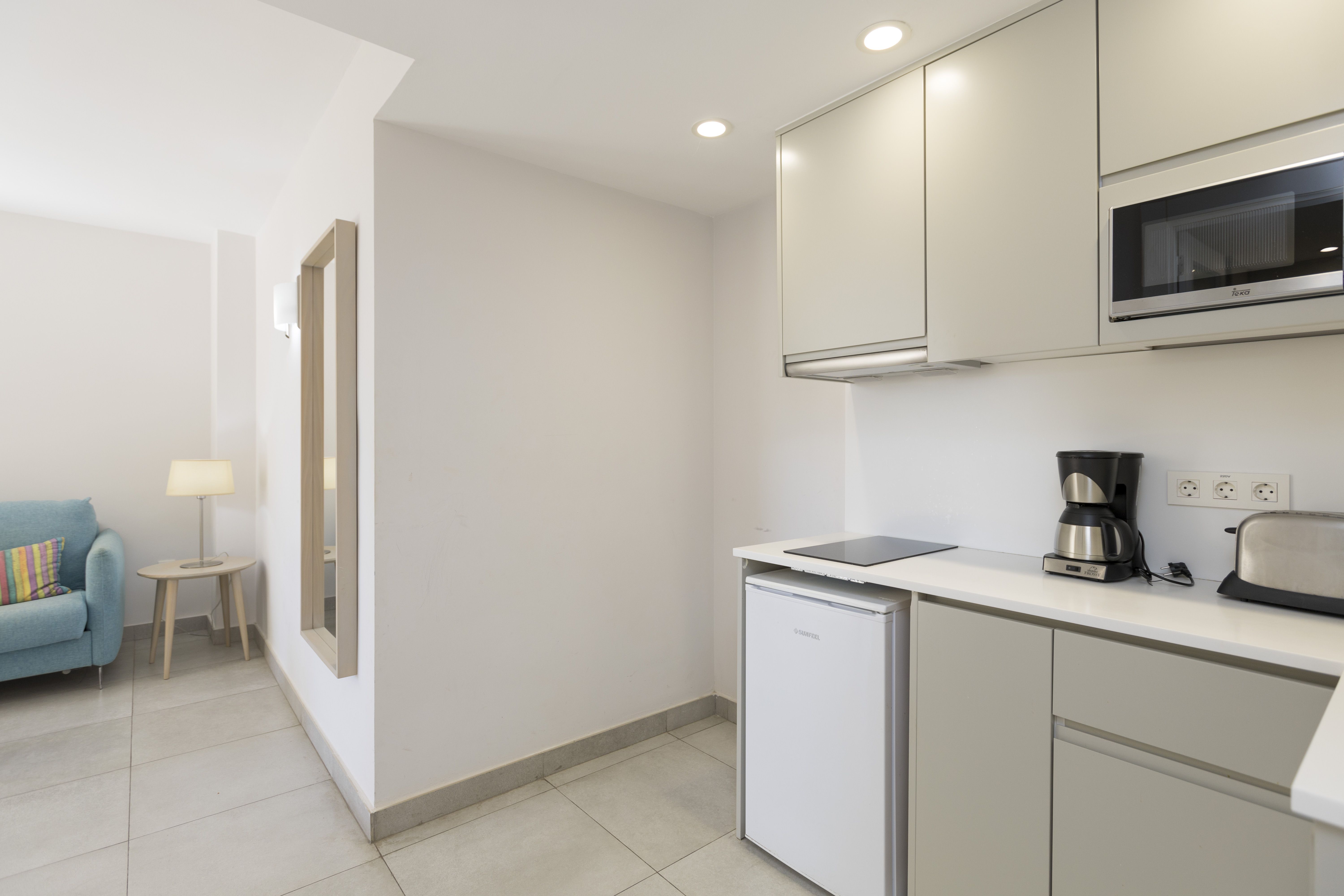 STANDARD 1 BEDROOM APARTMENT WITH BALCONY (APR)
