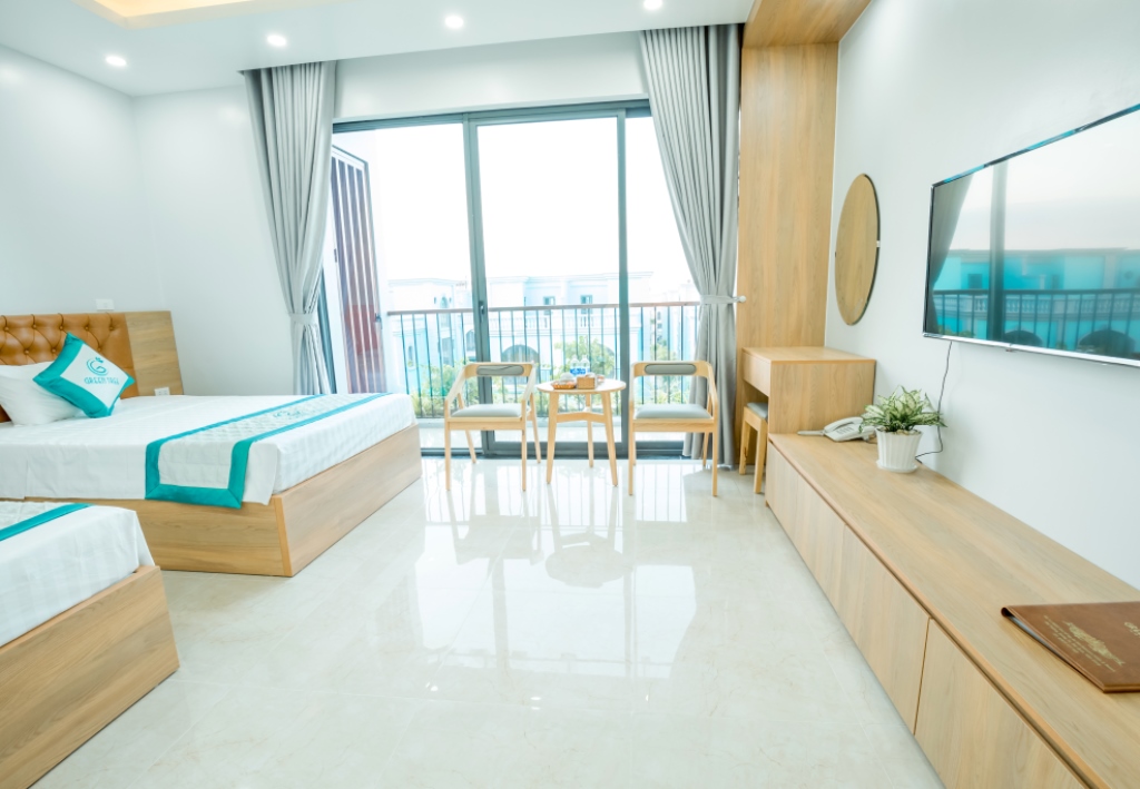 DELUXE DOUBLE/TWIN WITH BALCONY 