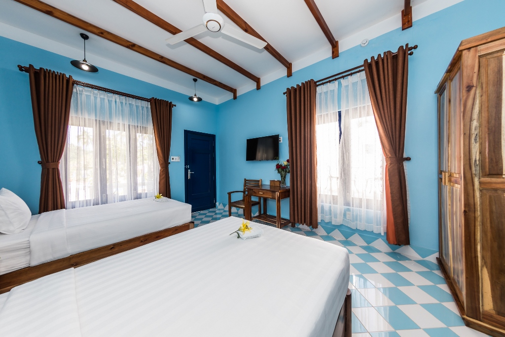 ROOM DELUXE DOUBLE OR TWIN