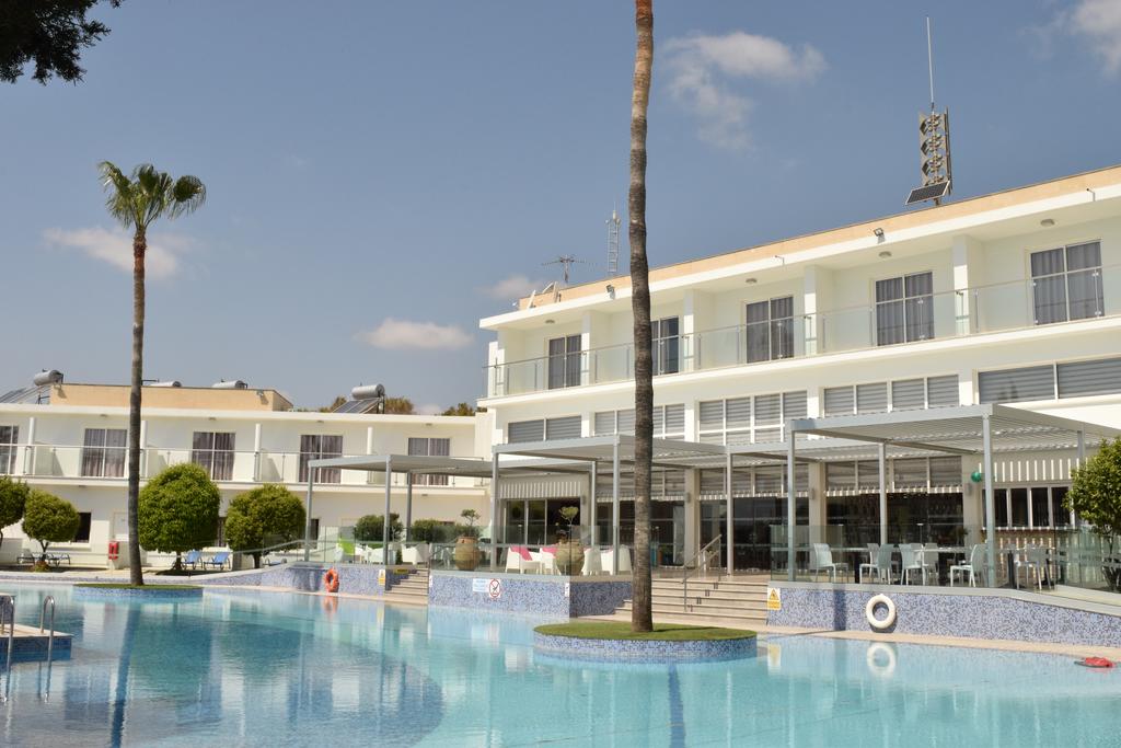 Piscina deschisă