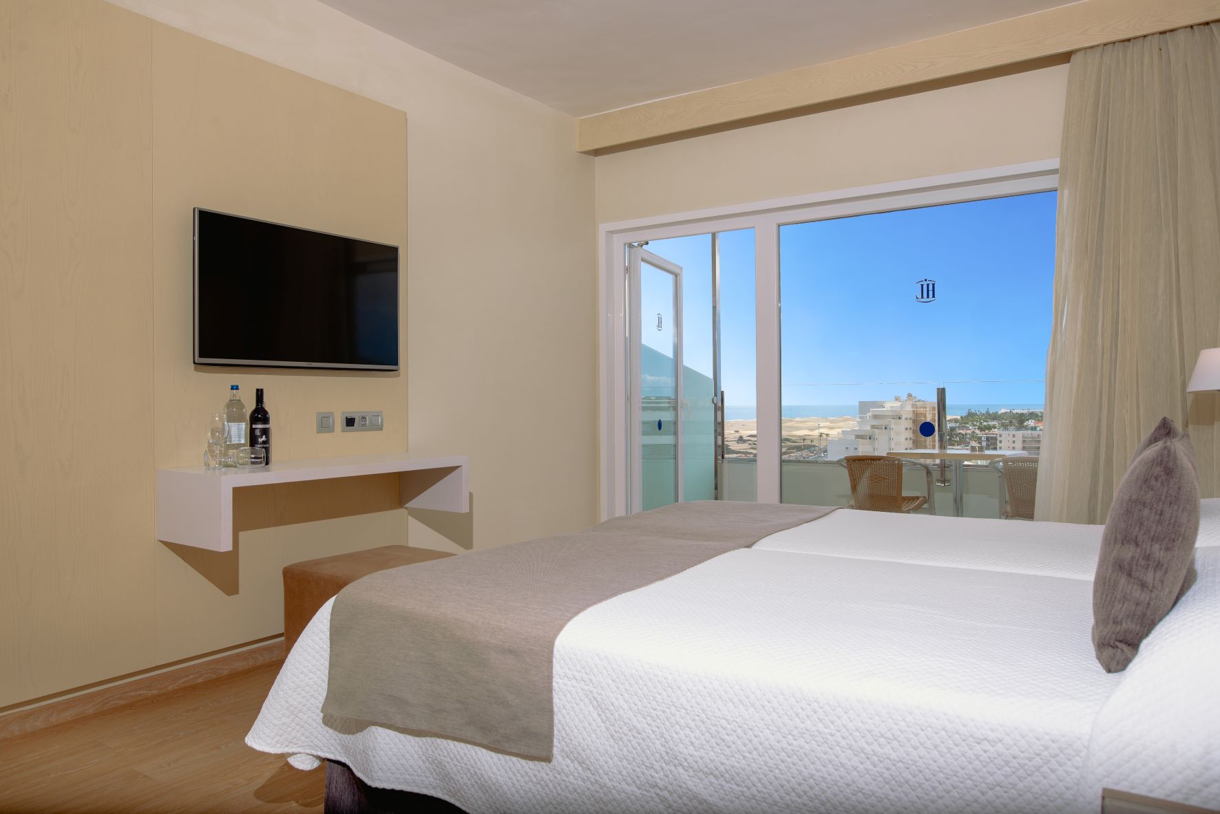 DOUBLE ROOM SEA VIEW WITH BALCONY OR TERRACE