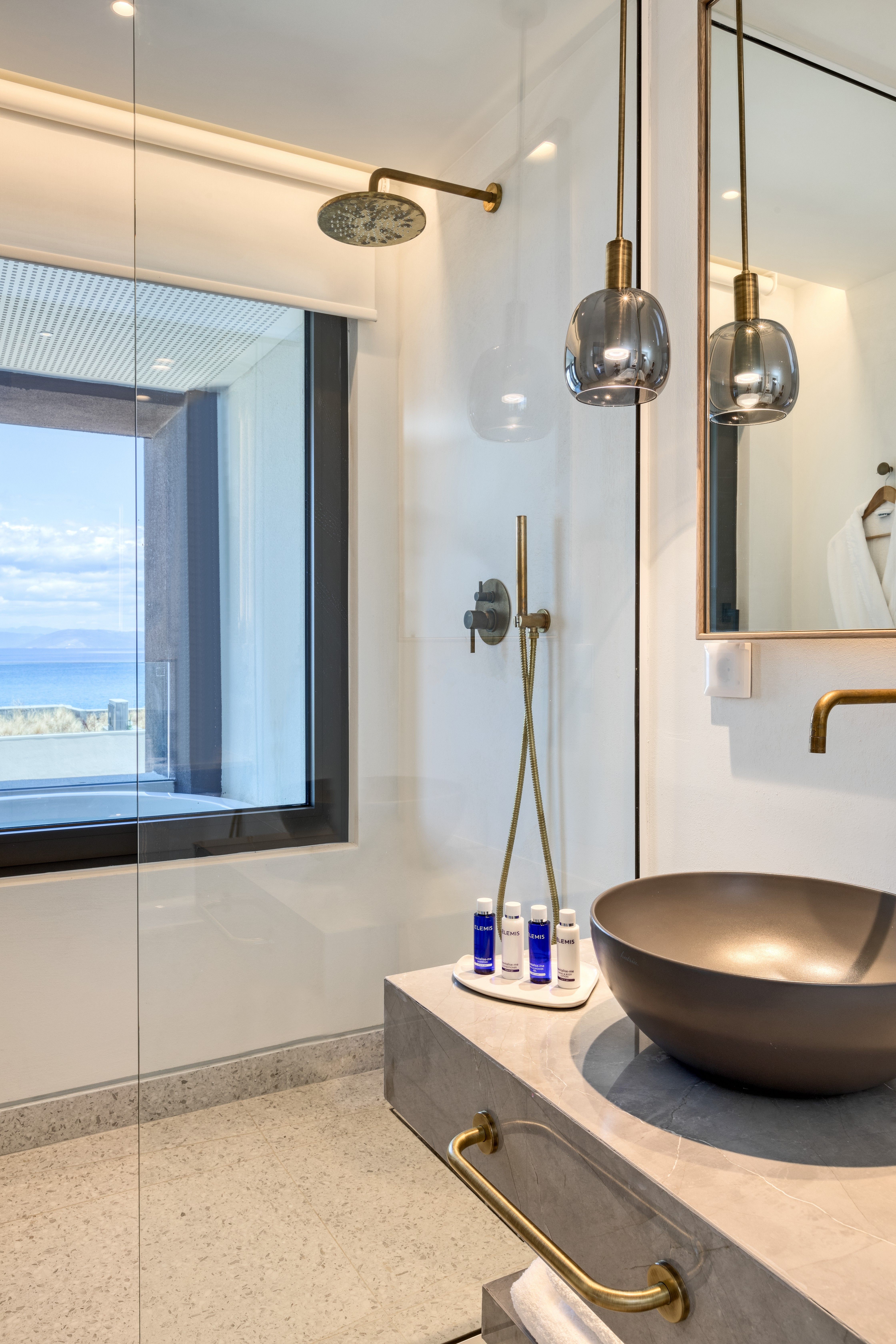 Jade Suite with Outdoor Jacuzzi