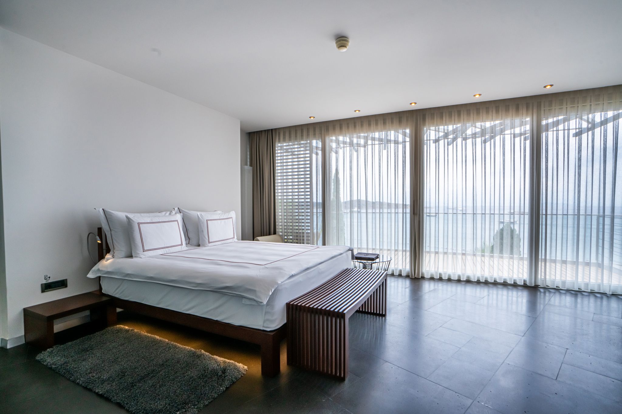 SUITE ROOM