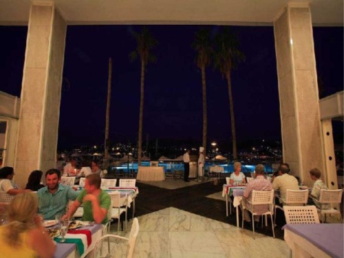 Hotel Baia Bodrum restaurant.jpg