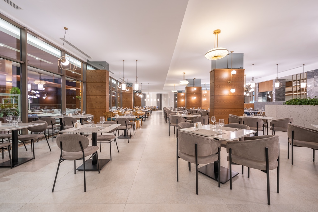 MAIN RESTAURANT