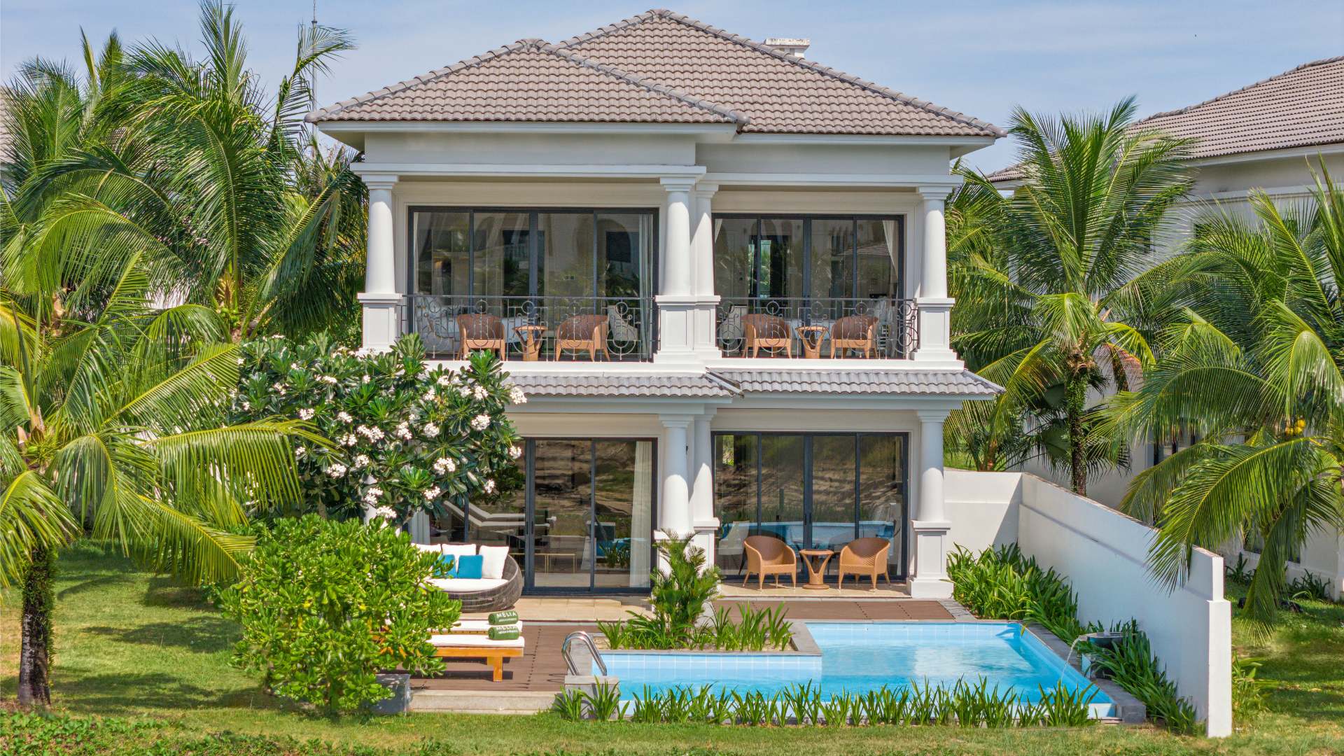 4-BEDROOM VILLA LAKE VIEW WITH PRIVATE POOL (NO EXTRA BED) 