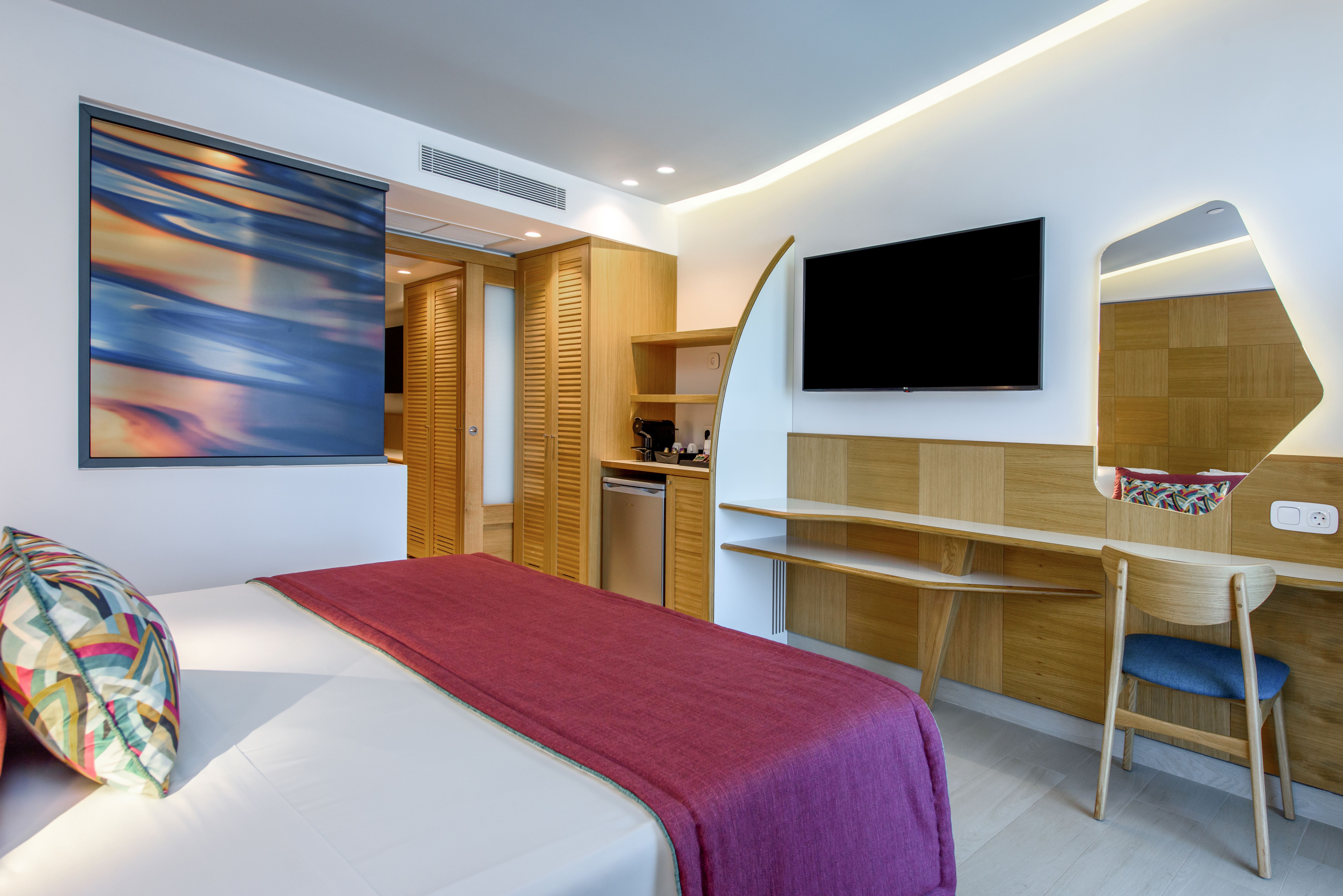 Superior Exclusive Room with Pool or Sea View 
