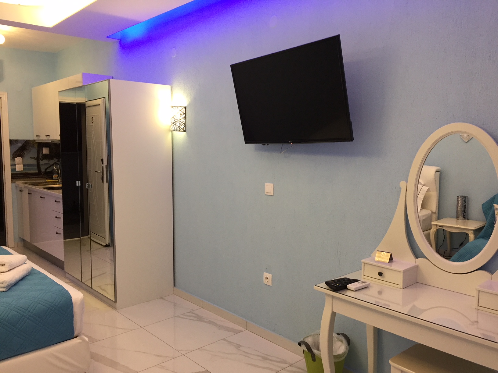 LUXURY STUDIO