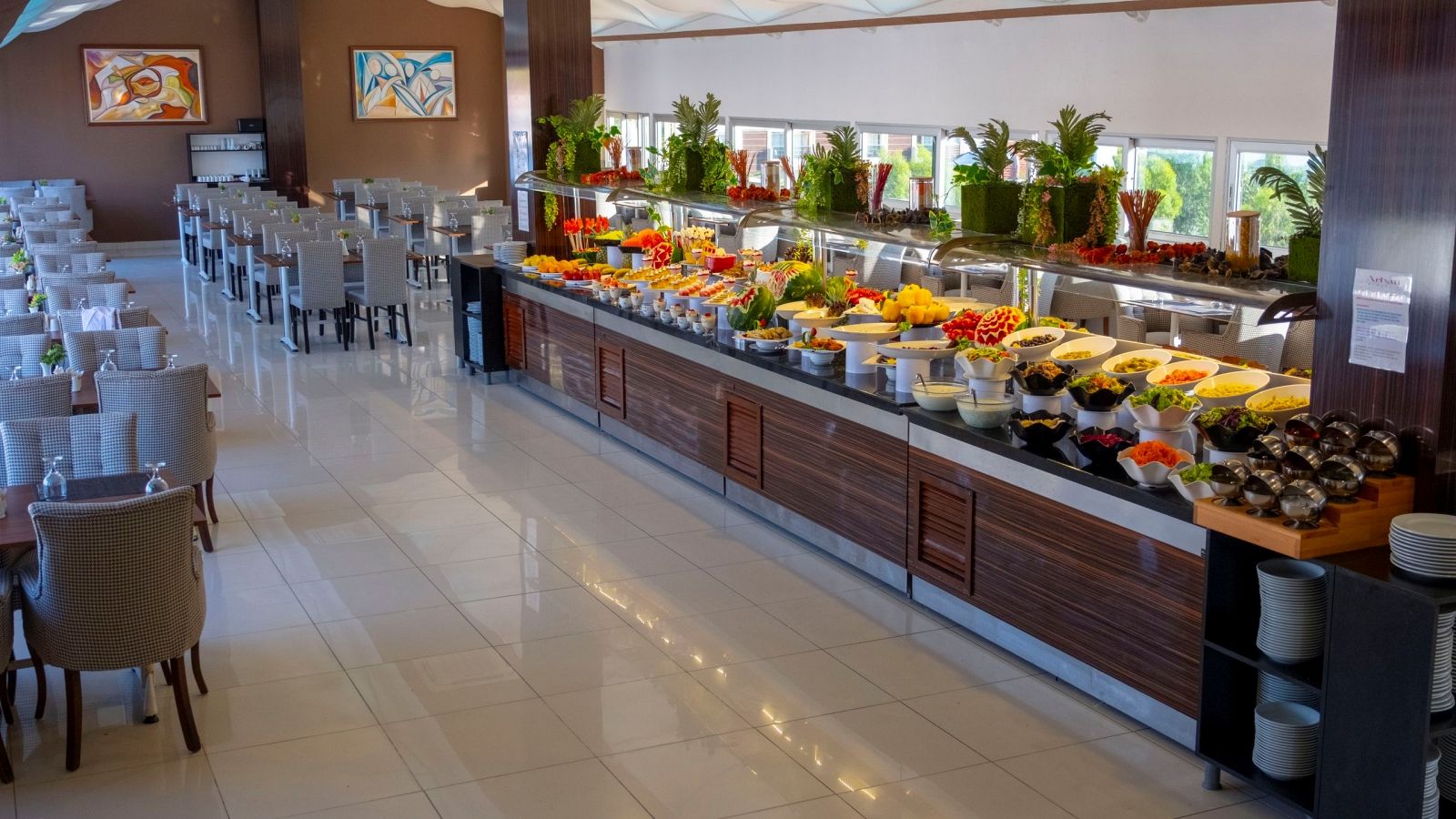 MAIN RESTAURANT