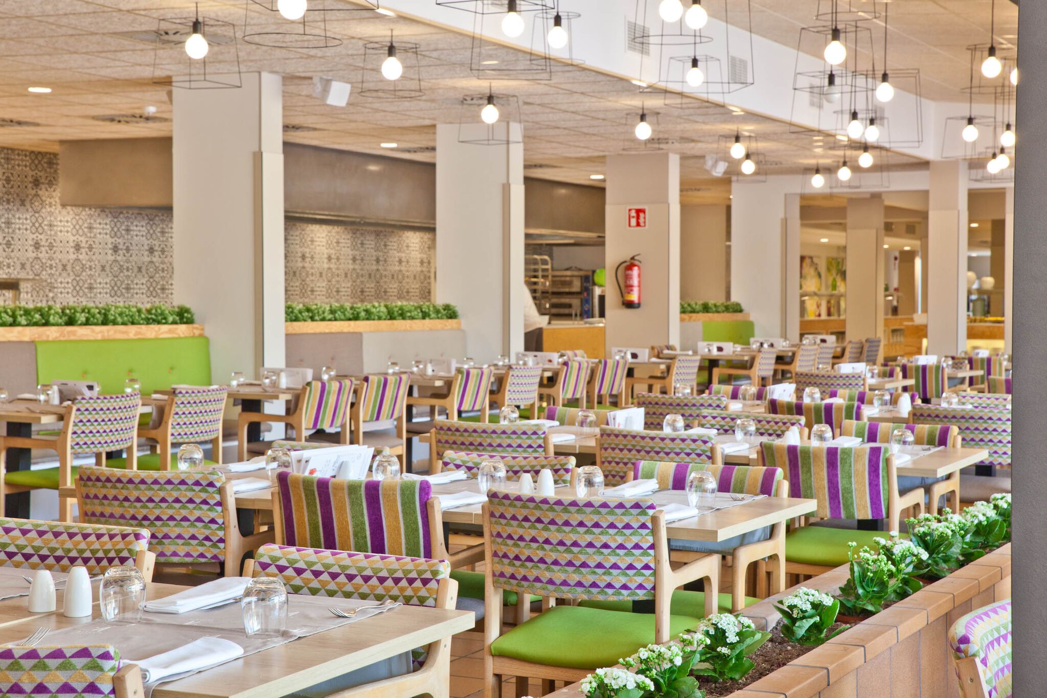 MAIN RESTAURANT