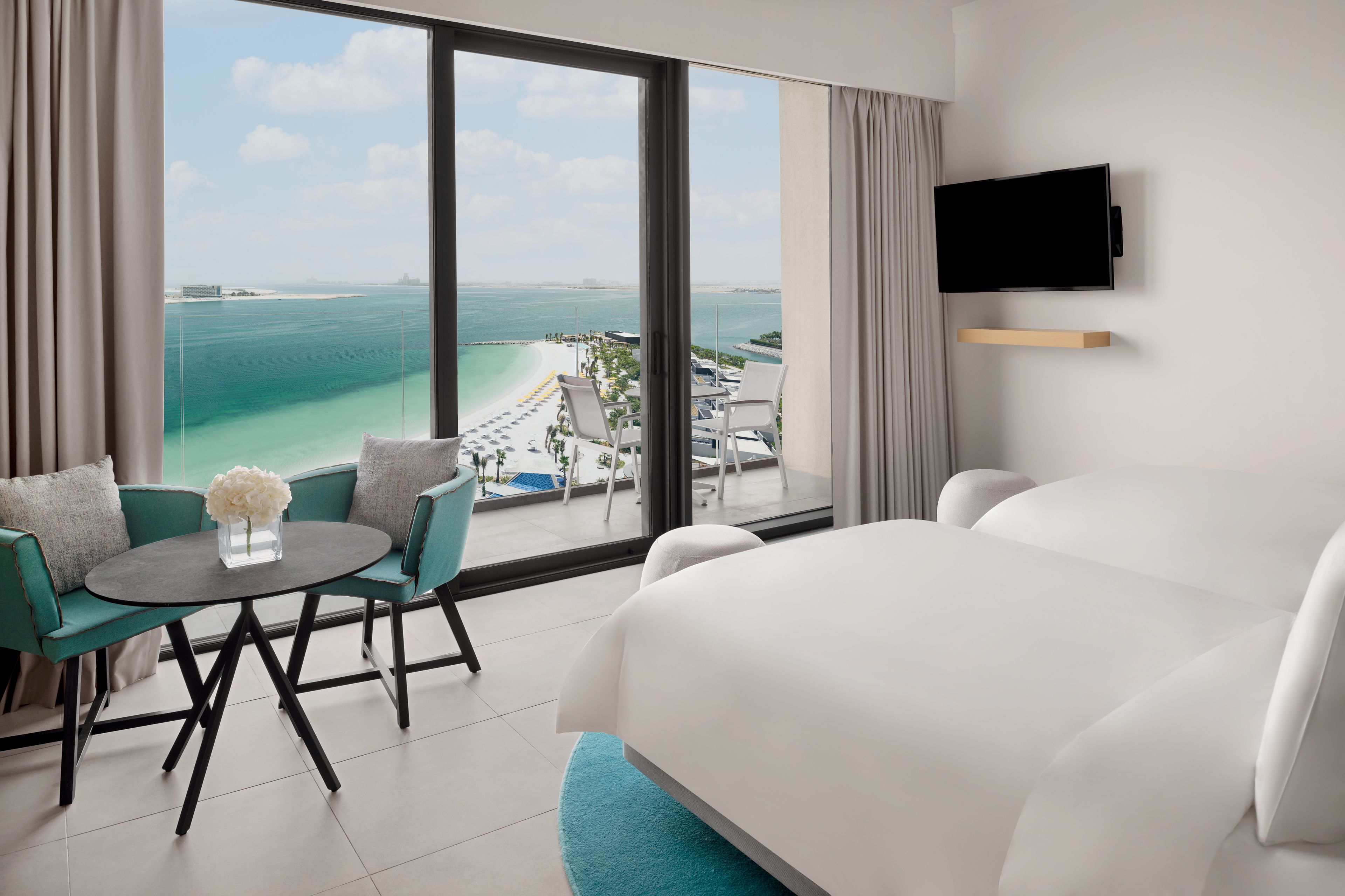 DELUXE BEACH & POOL VIEW ROOM 