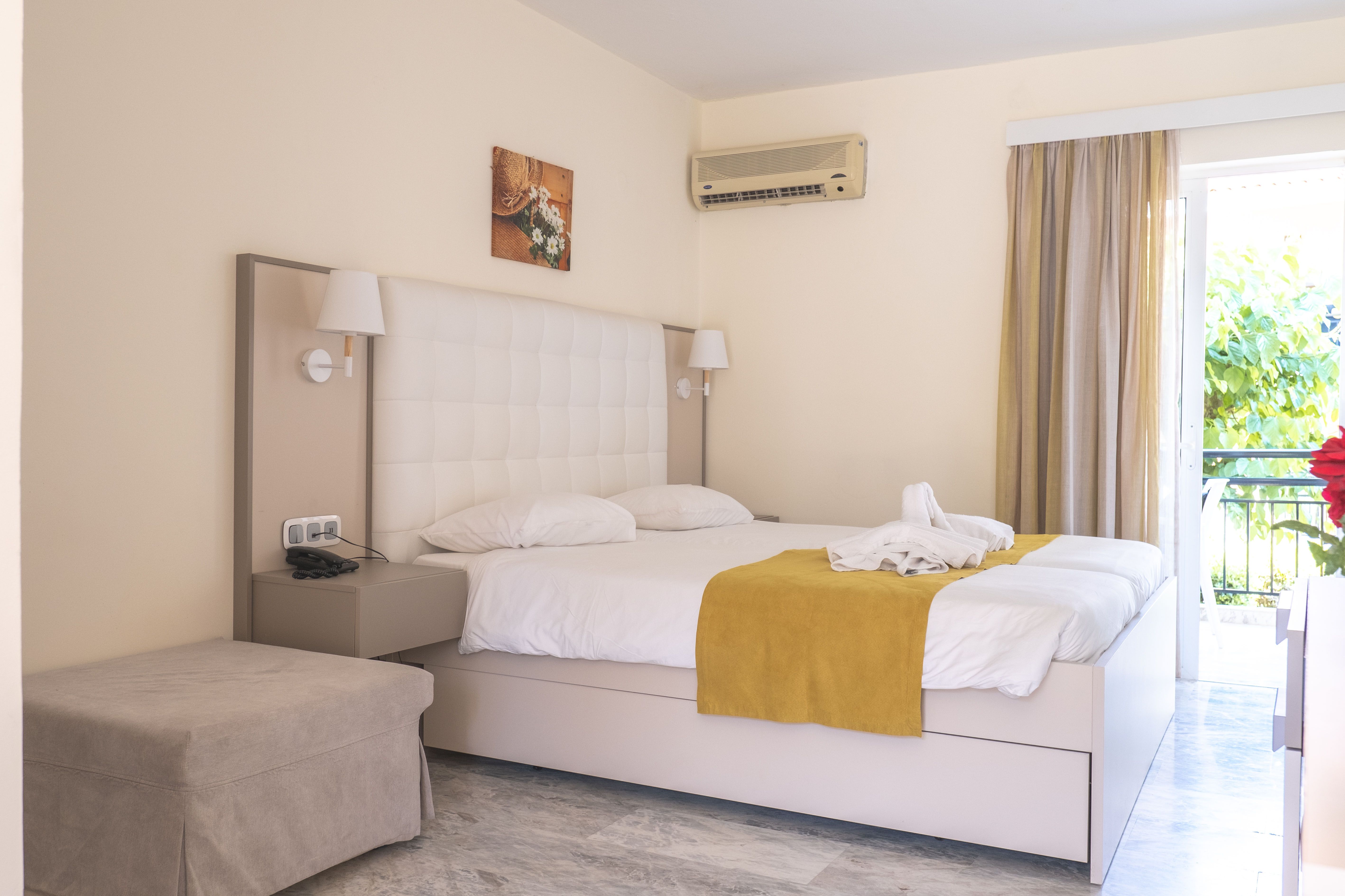 SINGLE USE STANDARD ROOM ( GARDEN VIEW )