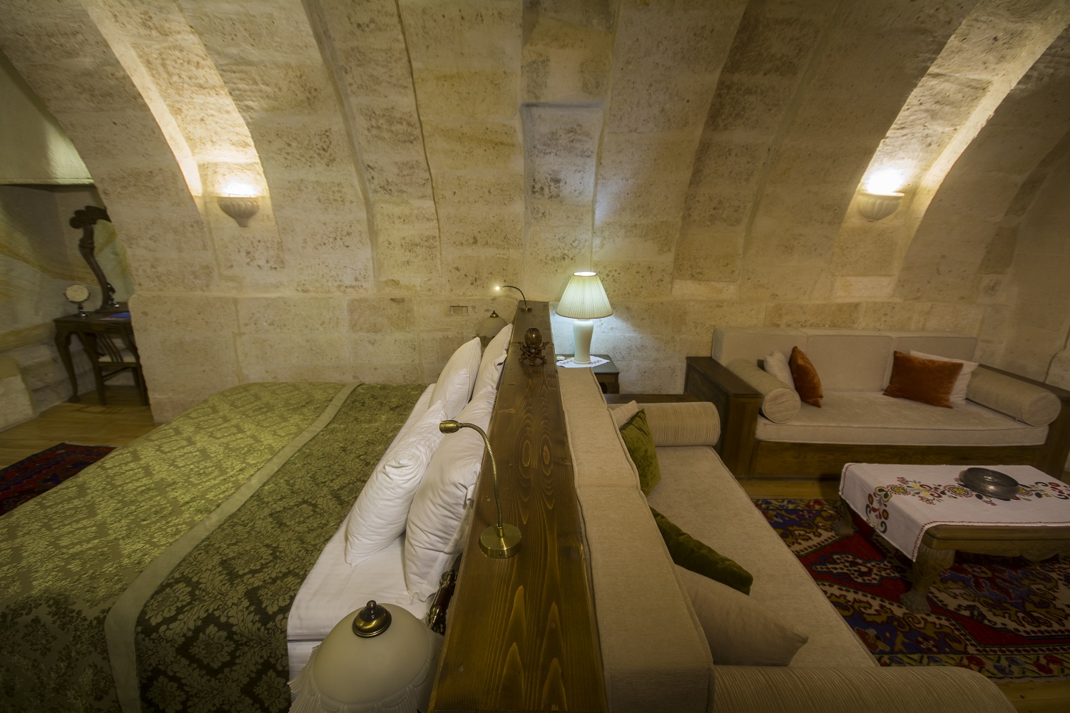  Suite Room  
