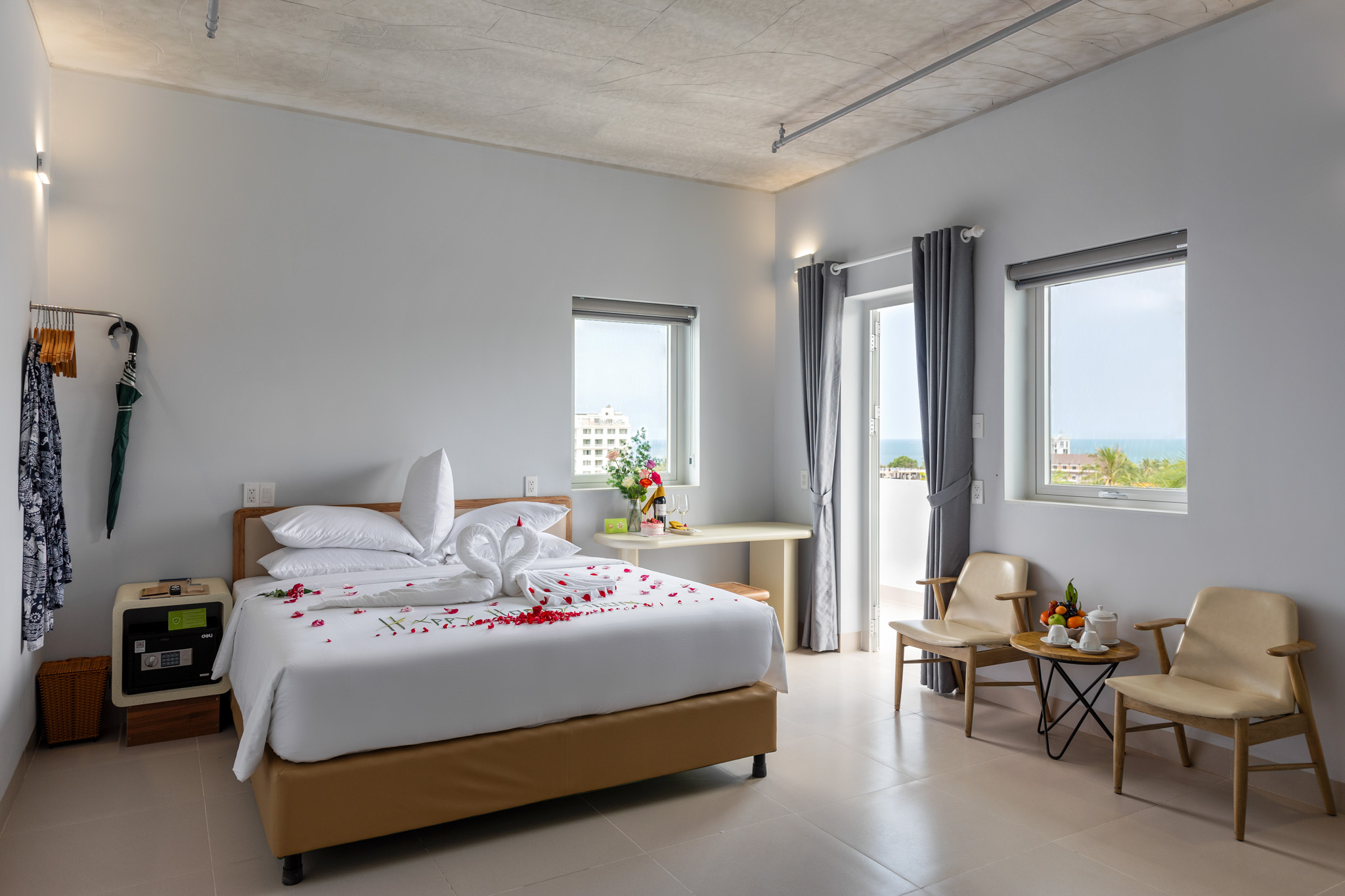 DELUXE WITH BALCONY