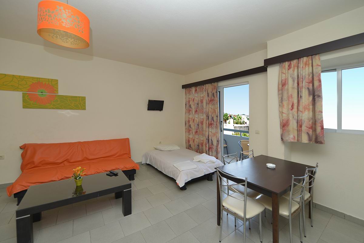 2 BEDROOM APARTMENT