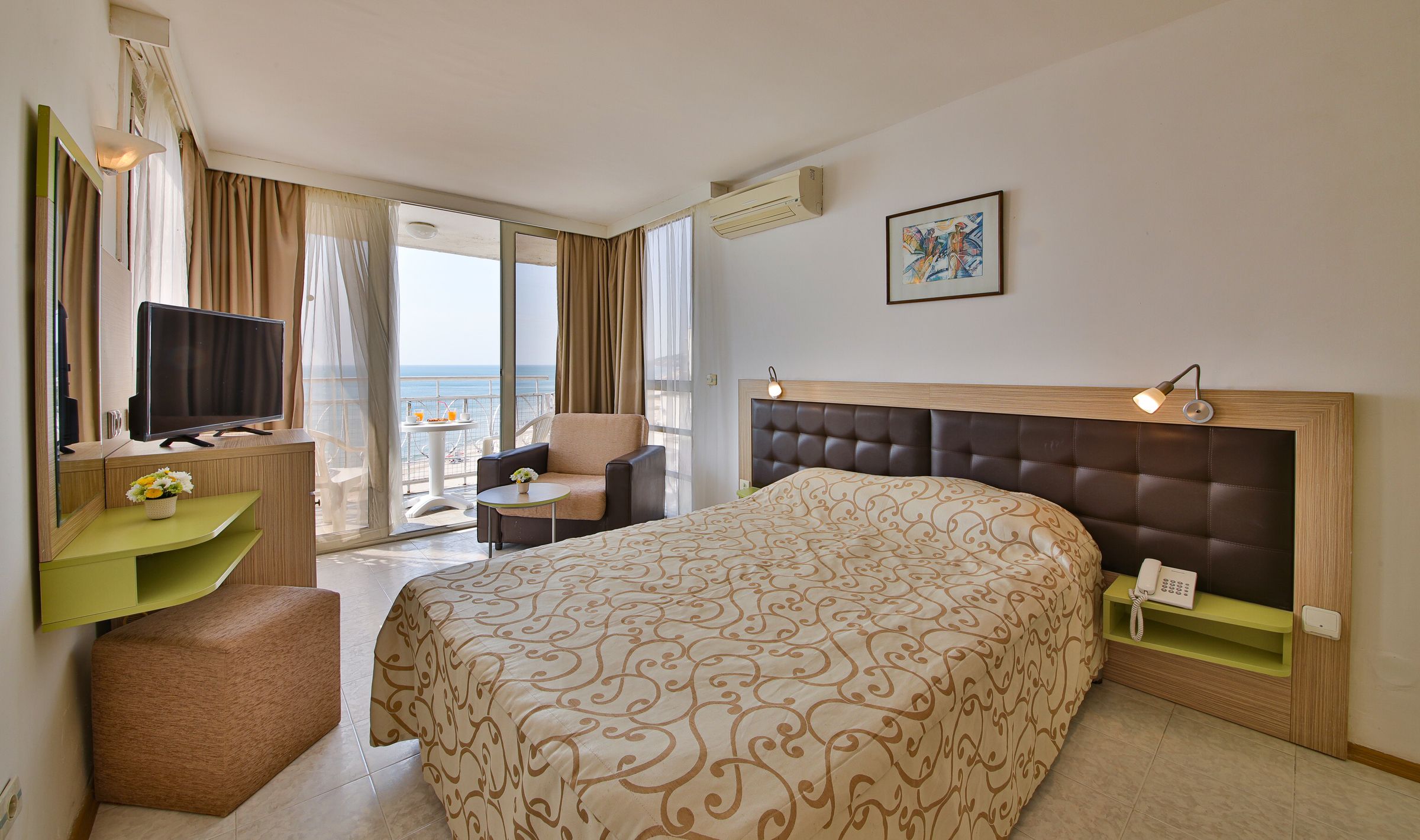 SINGLE W.CHILD STANDARD ROOM (SEAVIEW, BALCONY OR TERRACE)