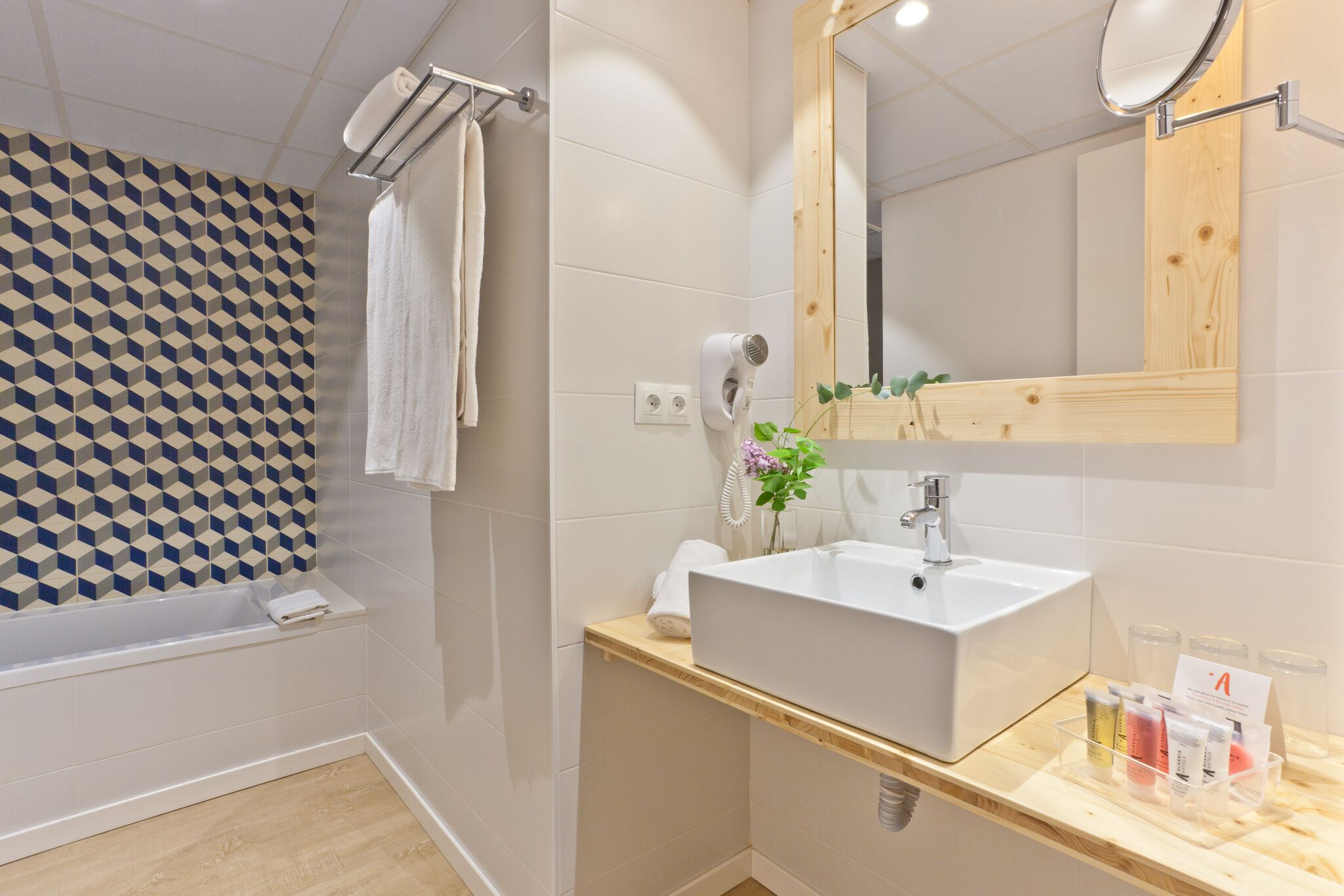 2 BEDROOM SUITE FAMILY ROOM BALCONY OR TERRACE