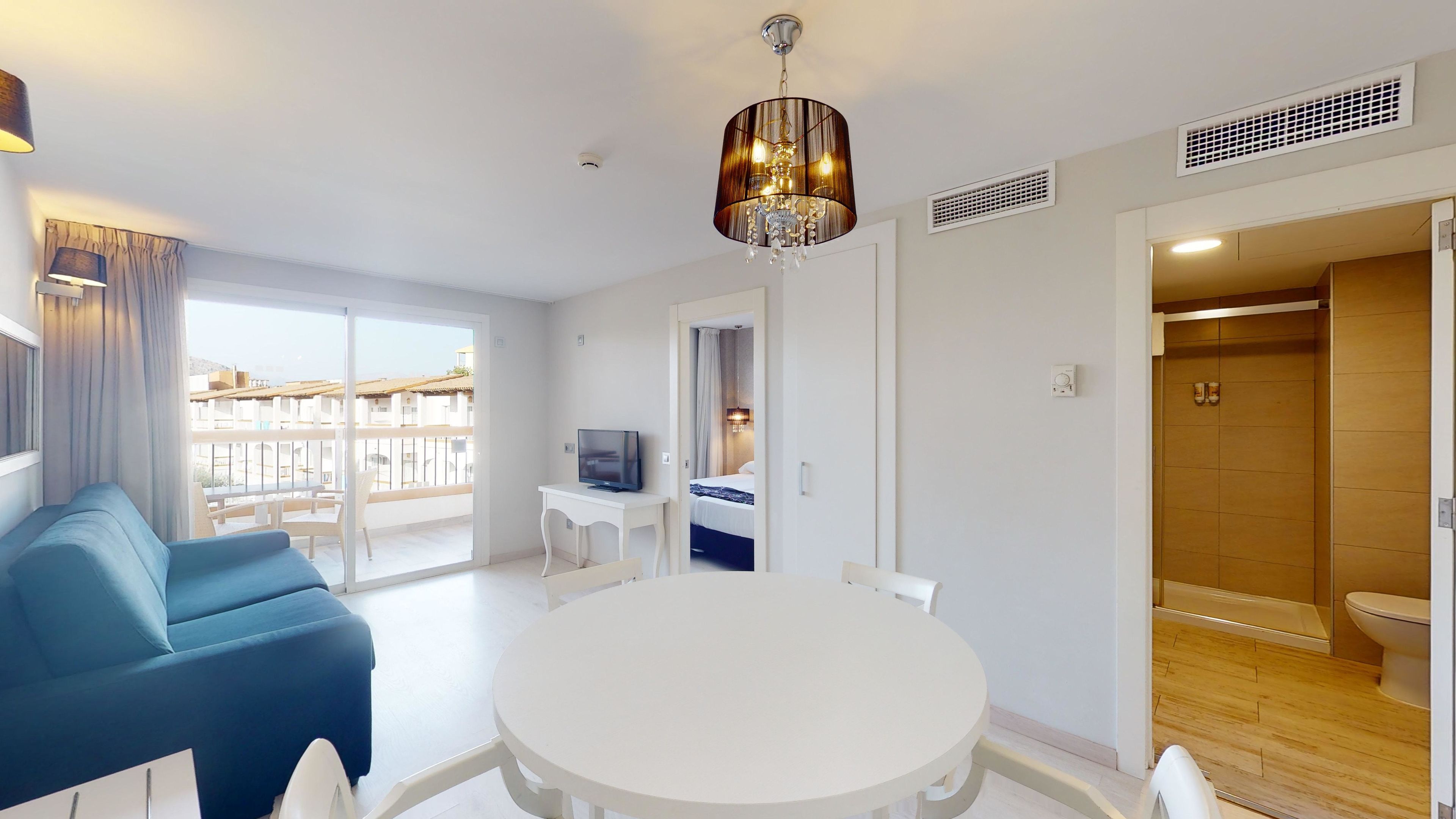 SUITE WITH BALCONY (S SUITE)