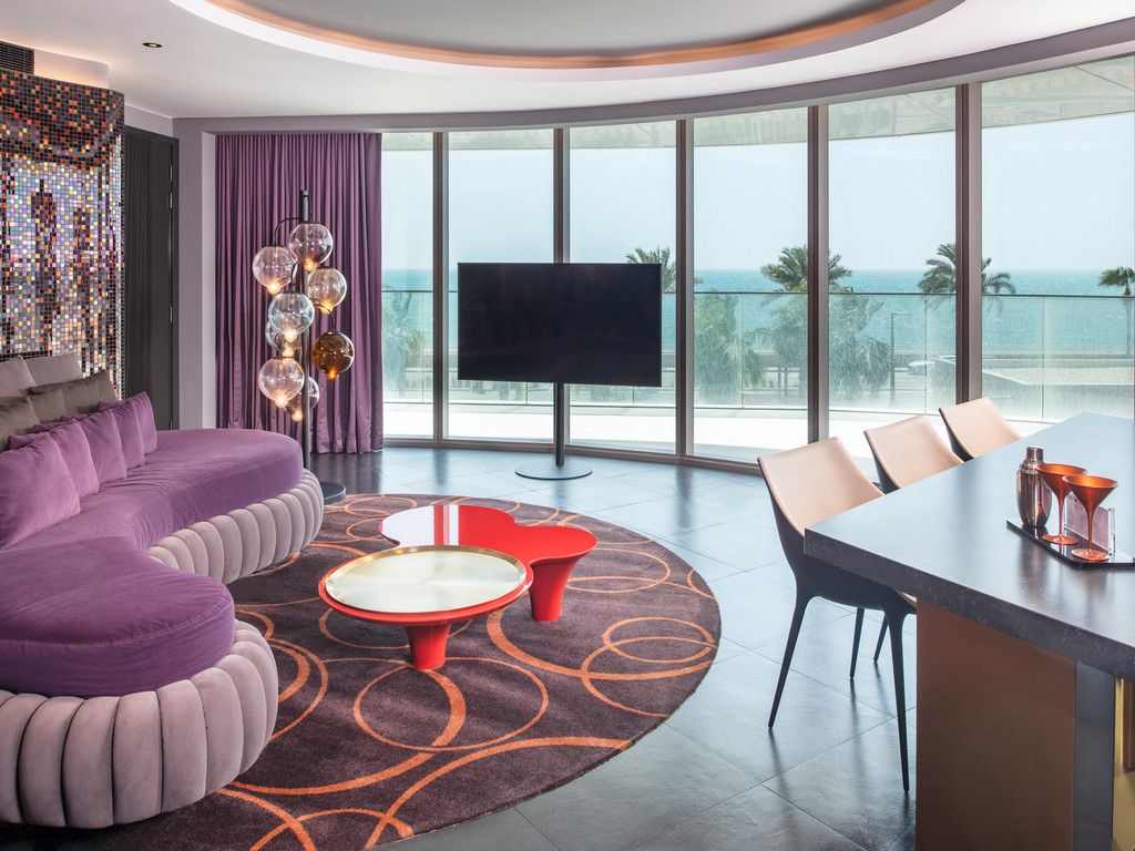 Cool Corner Suite