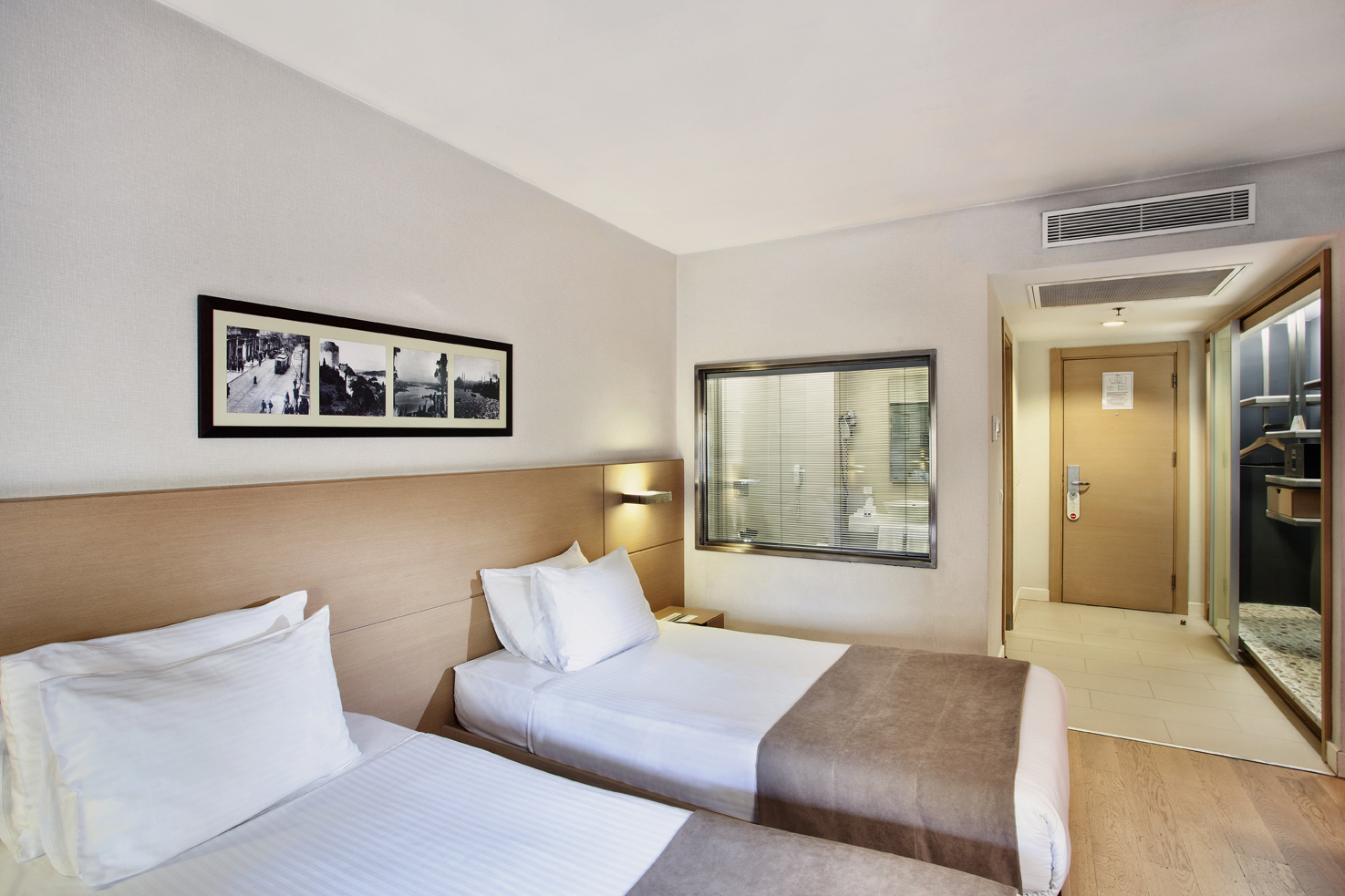 PREMIER ROOM