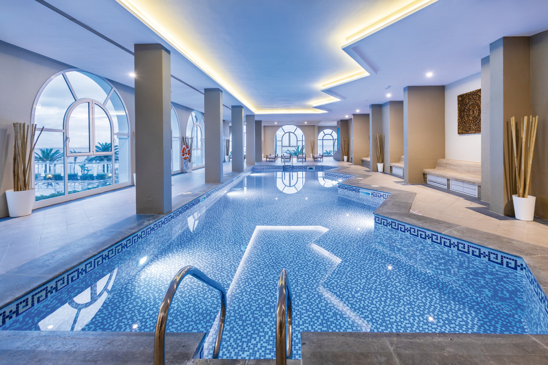 Piscină interioară