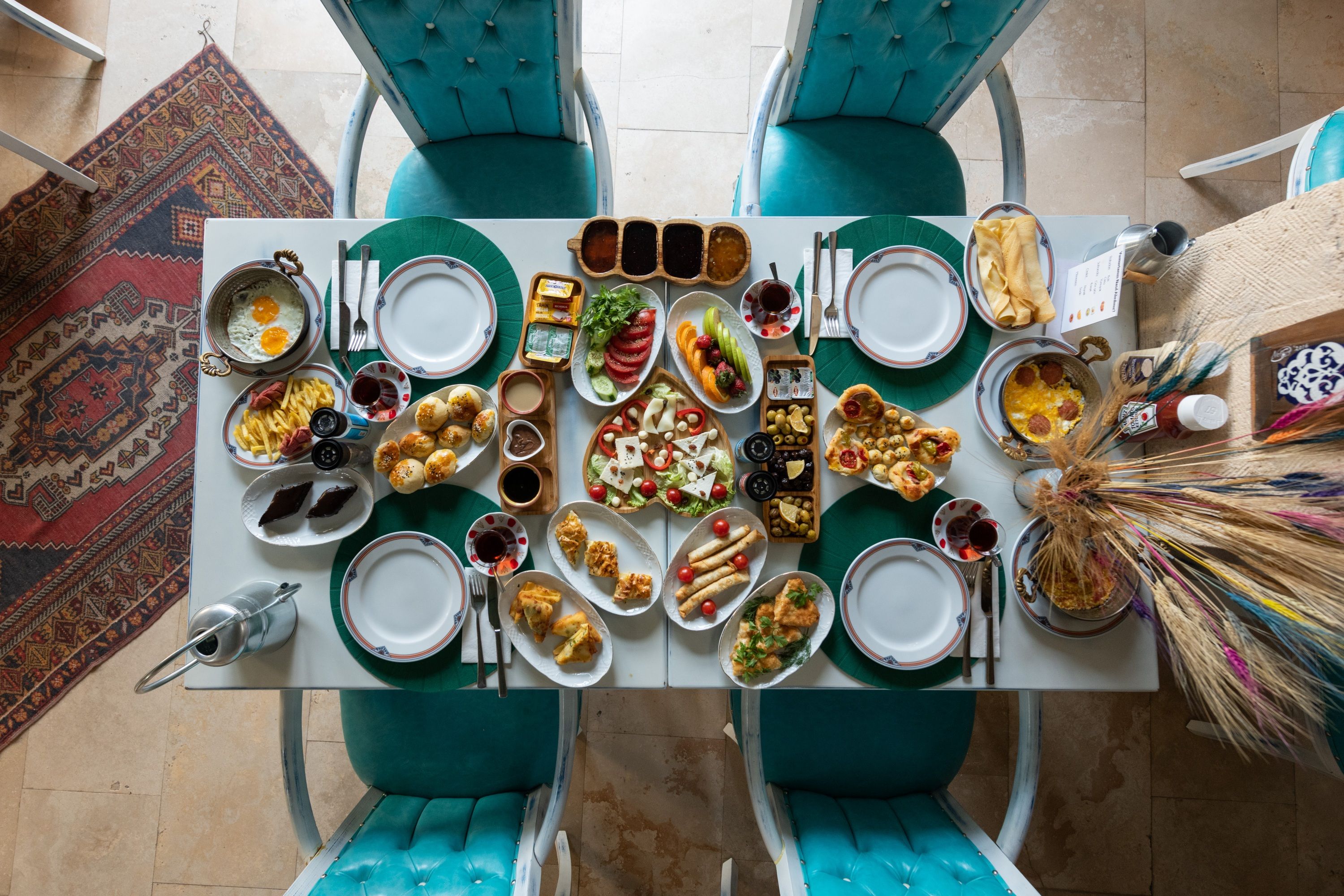 Aurora Breakfast Room