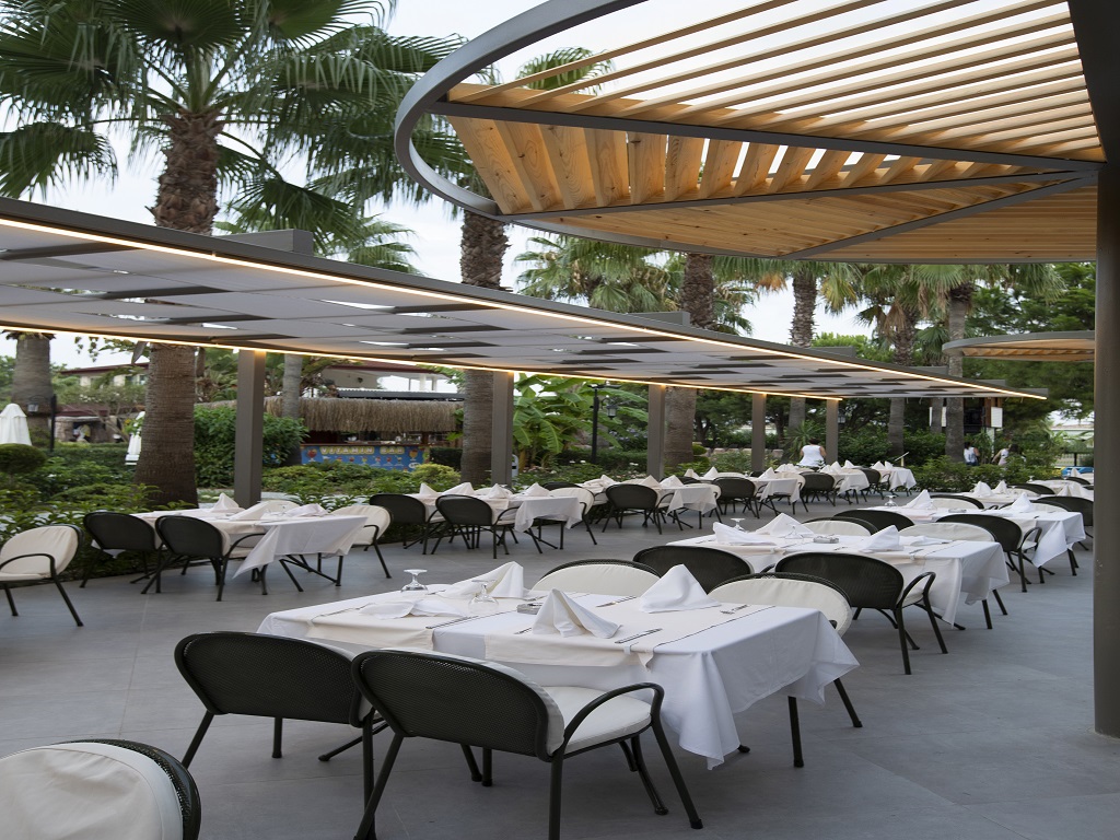 MAIN RESTAURANT