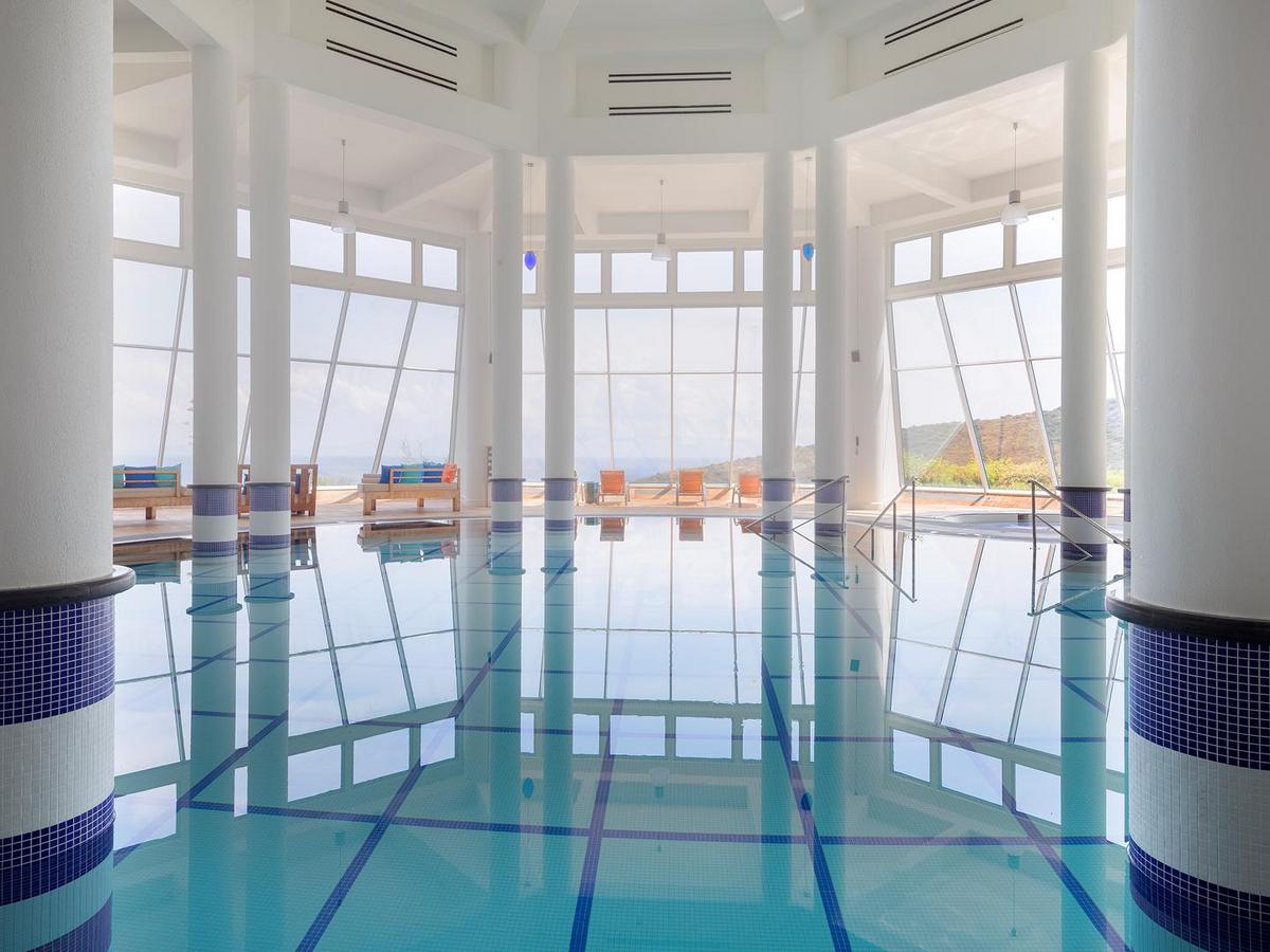 Piscină interioară