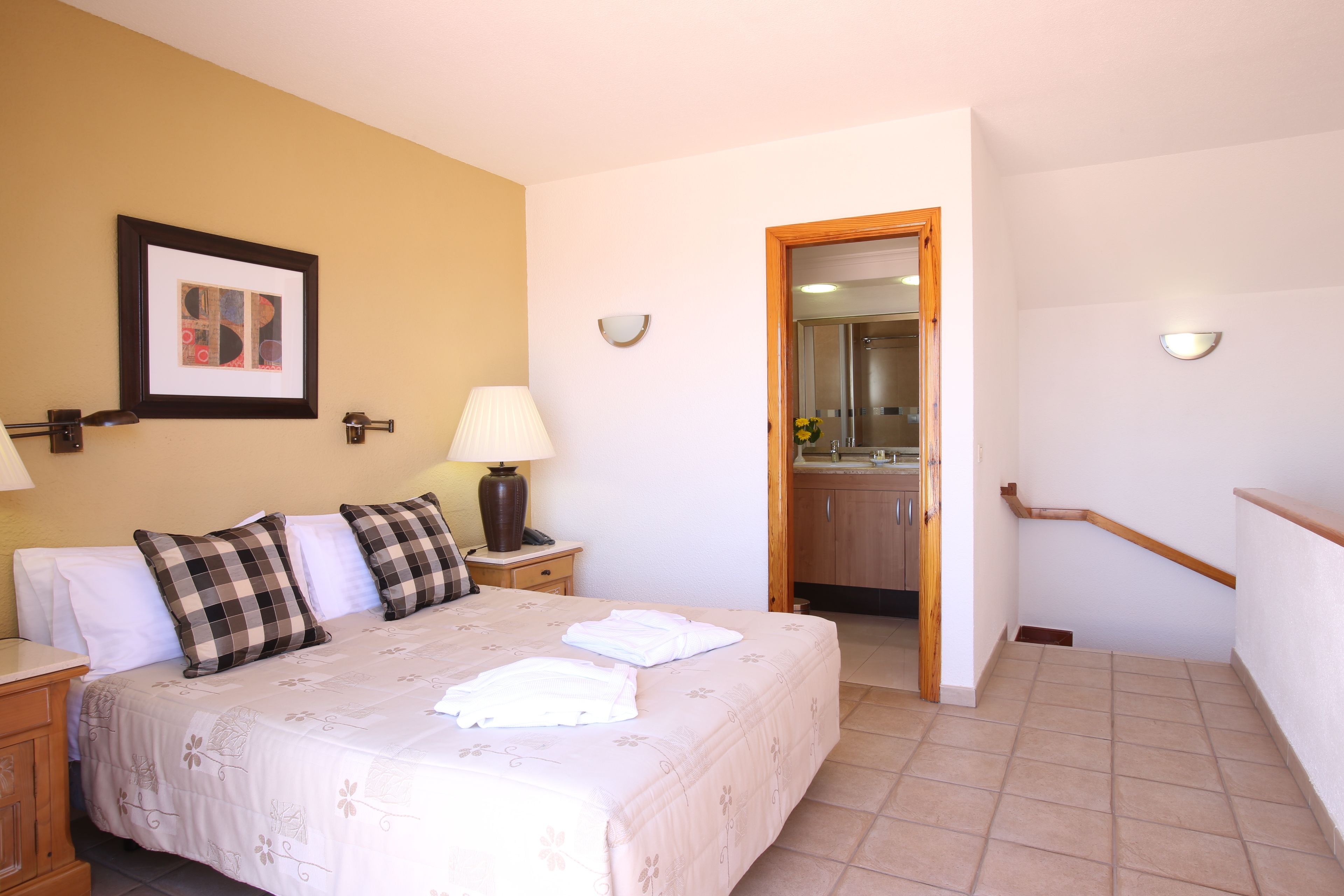 APARTMENT1 BEDROOM BALCONY OR TERRACE