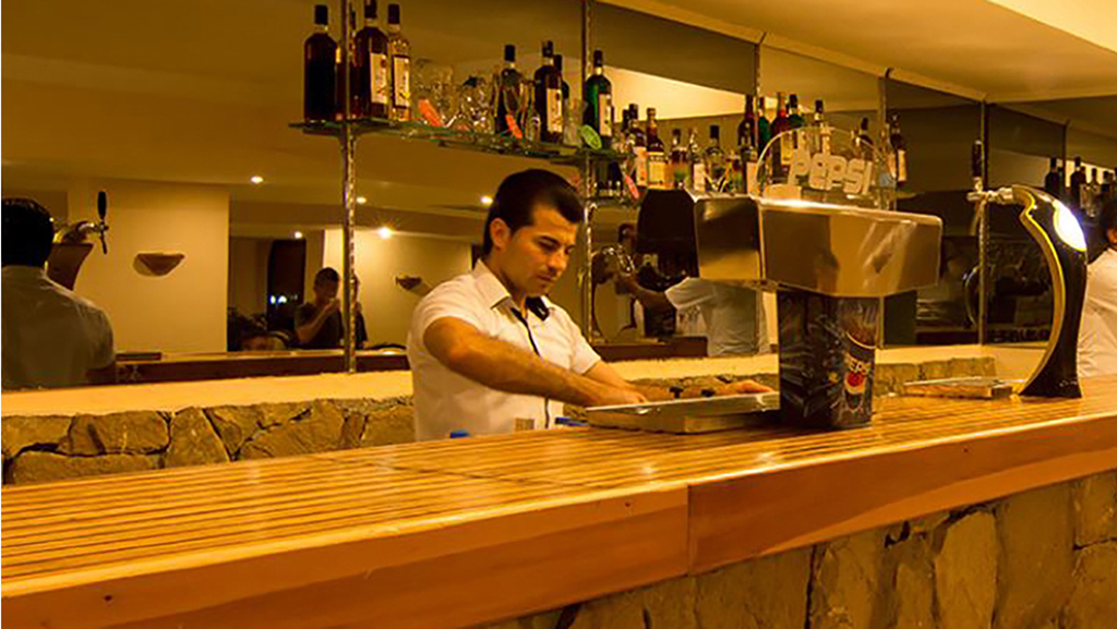LOBBY BAR