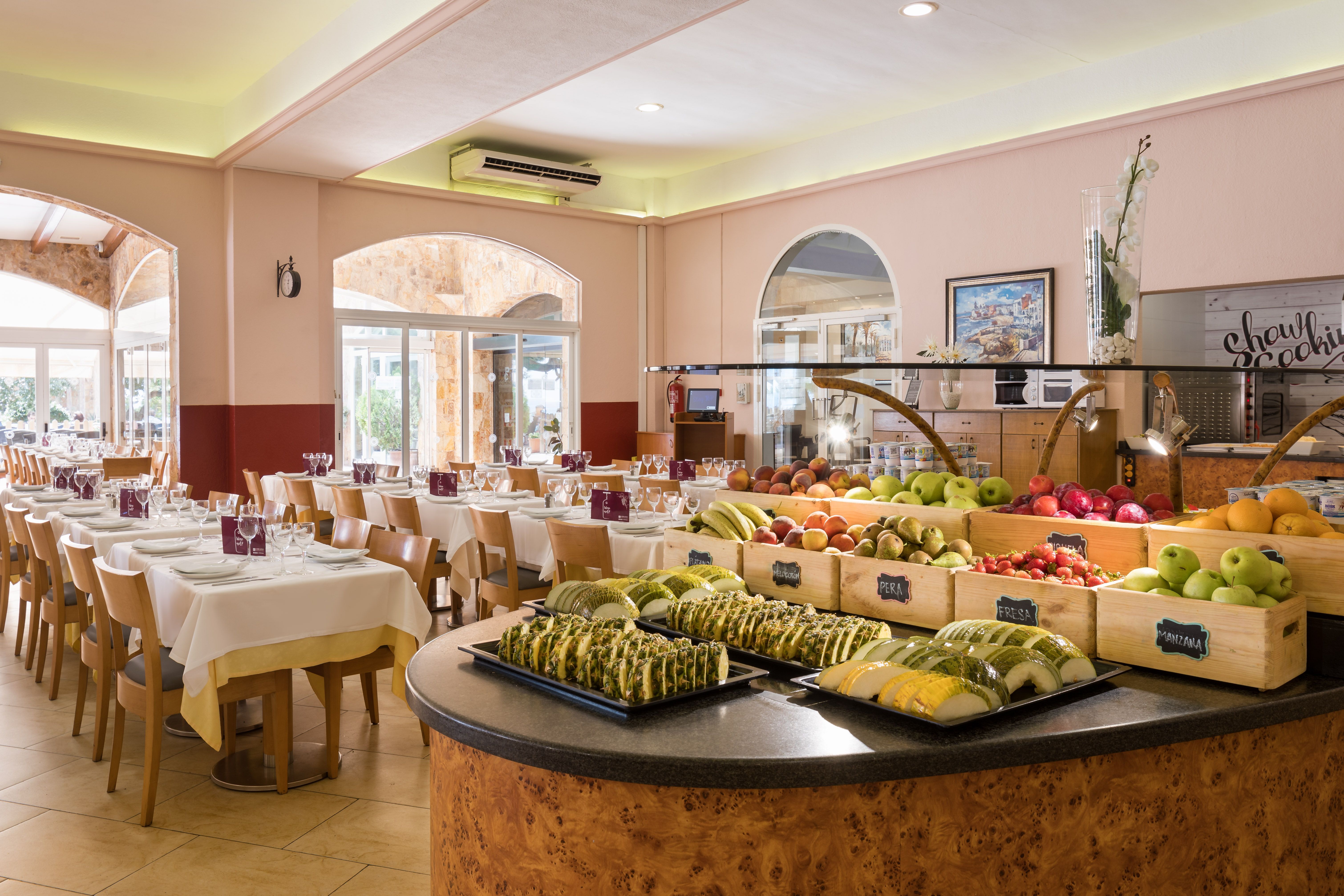 MAIN RESTAURANT