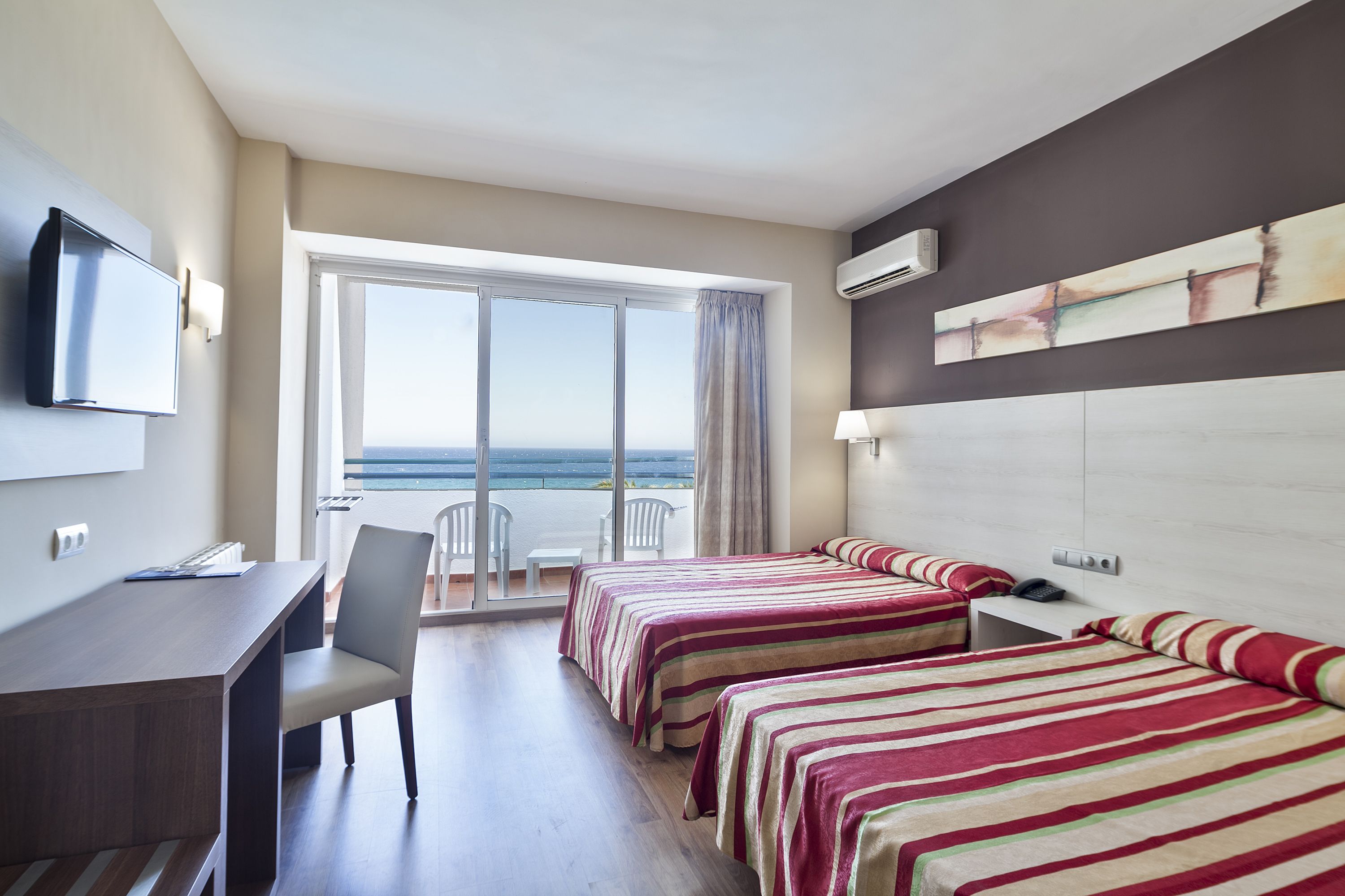 DOUBLE ROOM
