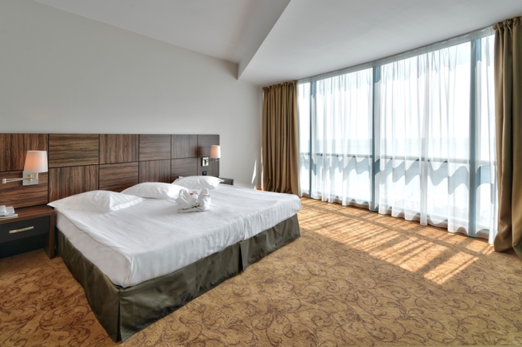 Standard Room (LateralSeaView, Balcony)