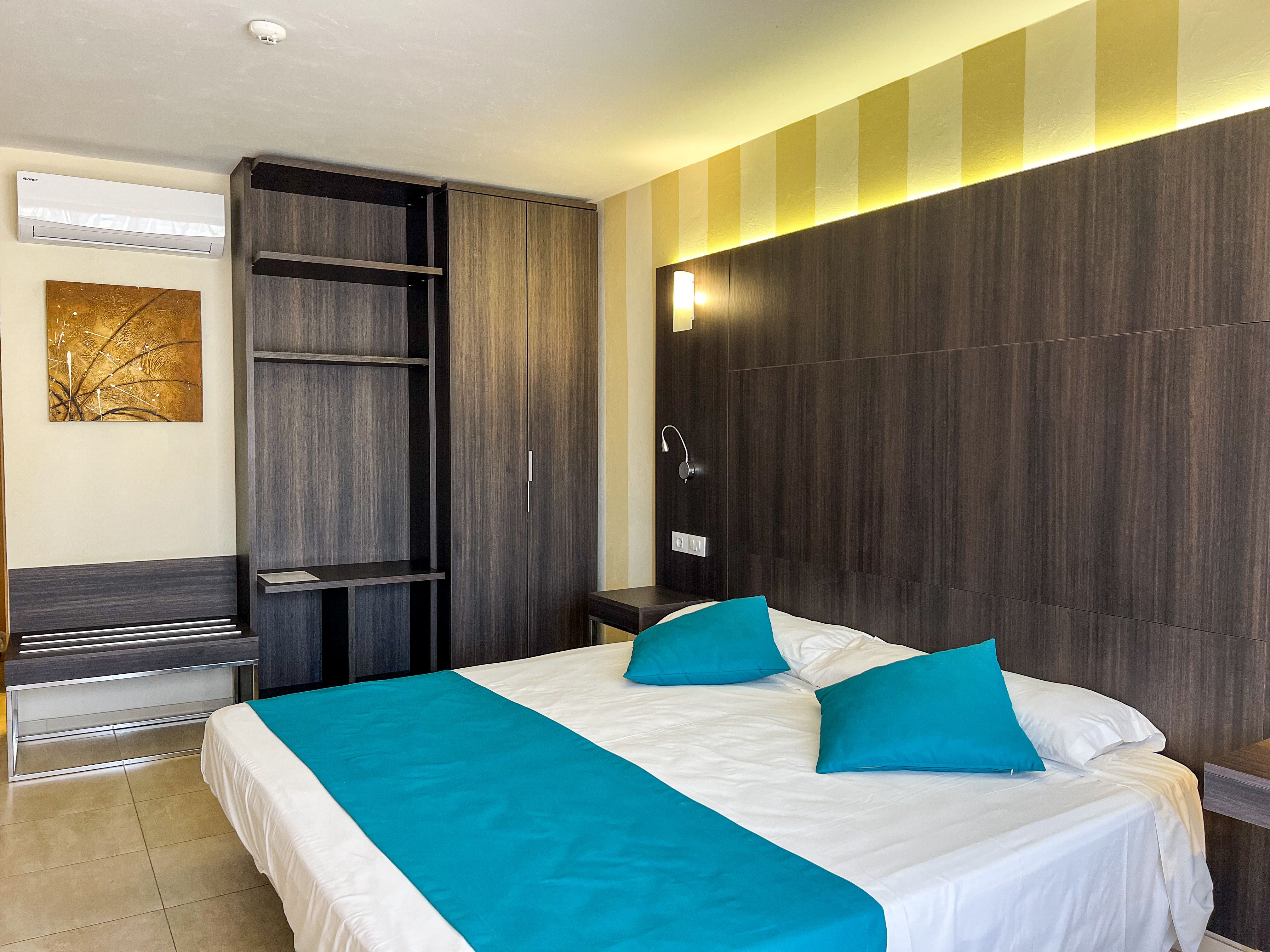 DELUXE ROOM WITH BALCONY OR TERRACE